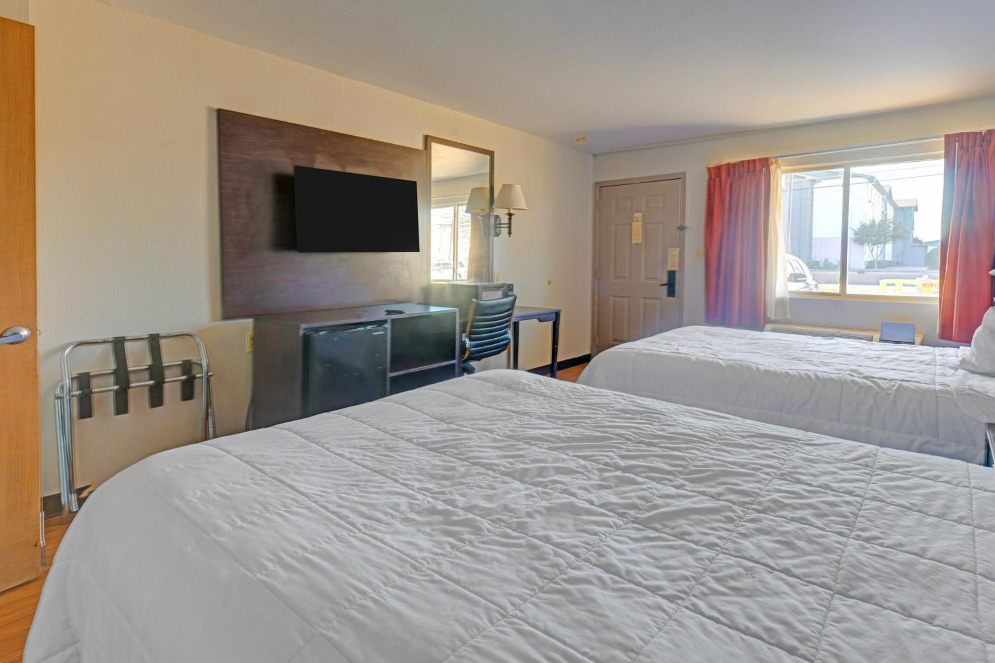 2 Queen Beds Non-Smoking