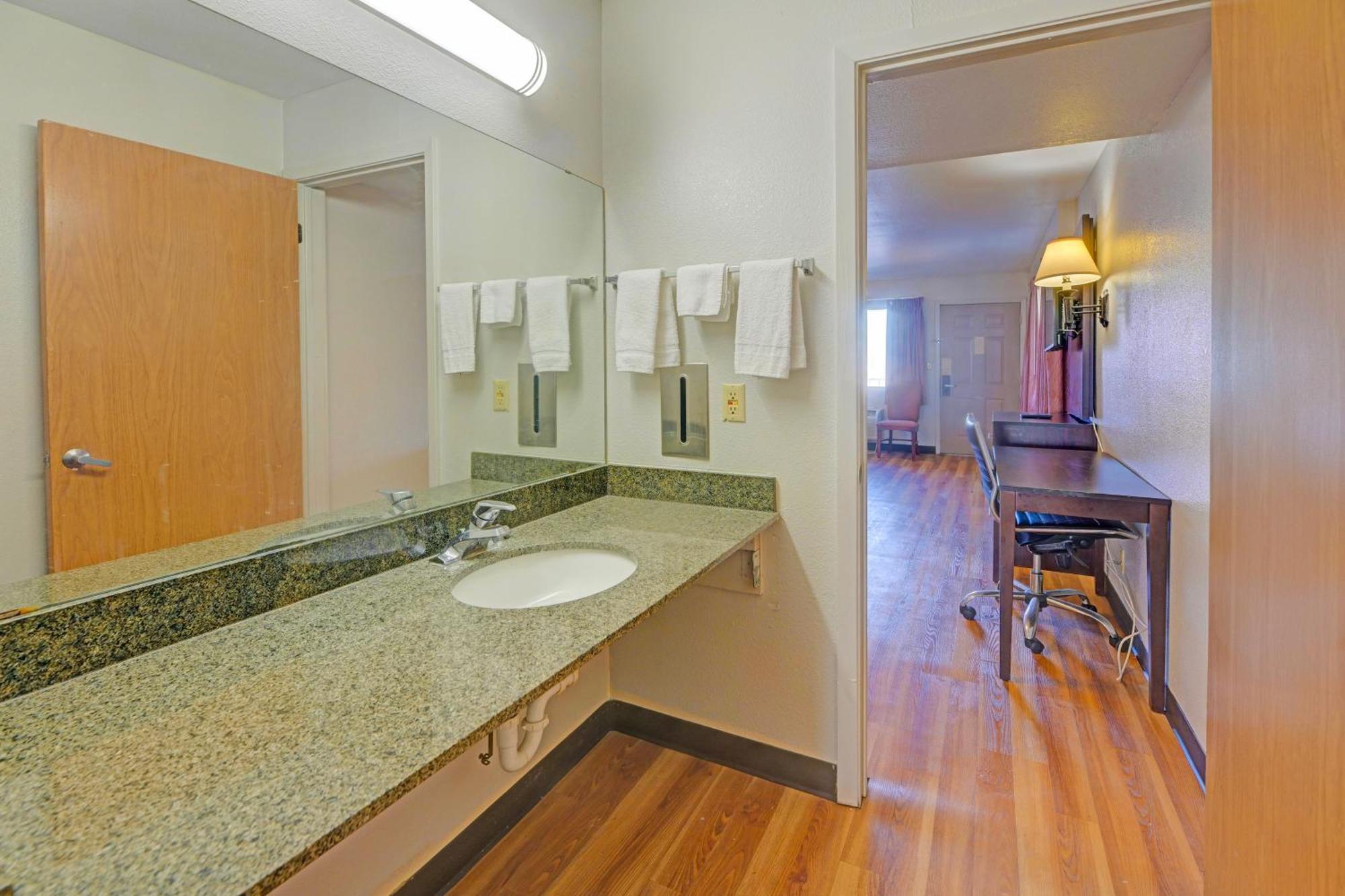 2 Queen Beds Suite Non-Smoking
