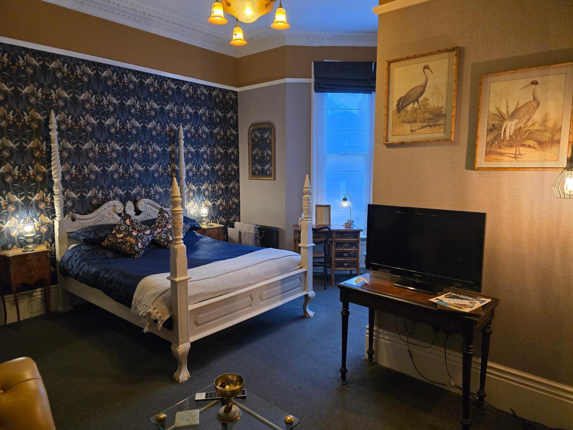 Four-Poster Ground Floor Room Ensuite