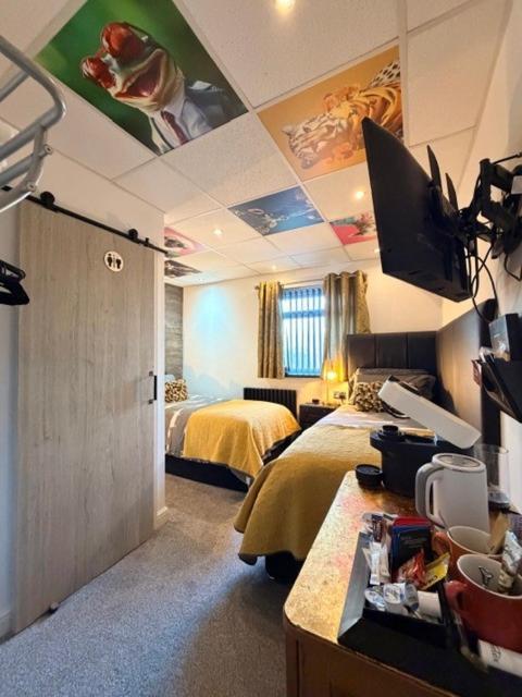 Twin Room Private Bathroom
