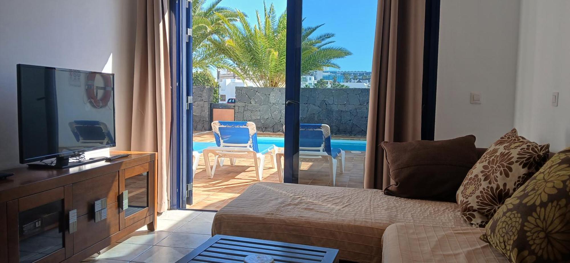 Villa Beach Front,1742757003:JPEG