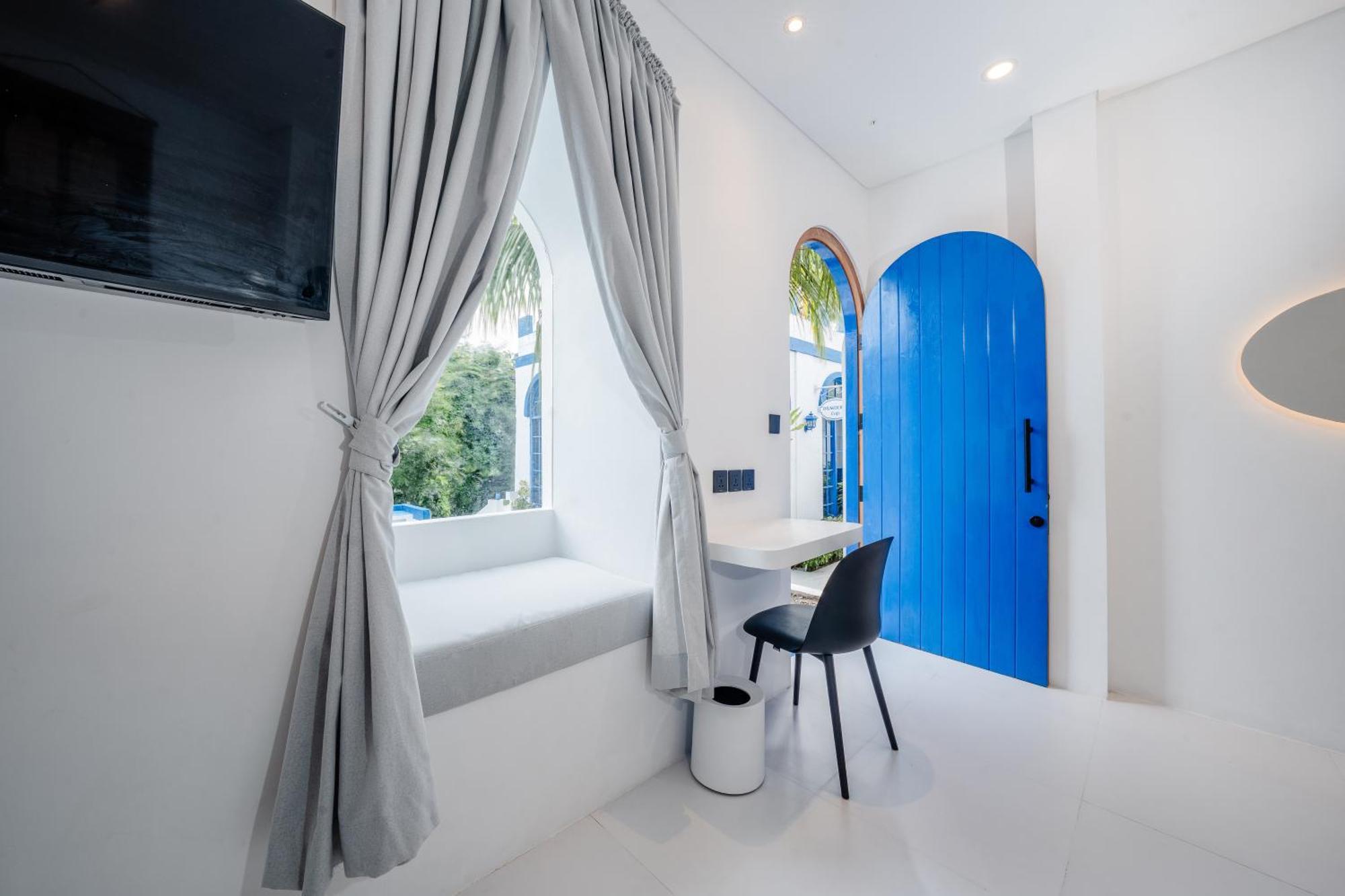 Deluxe Double Room,1742763892:JPEG