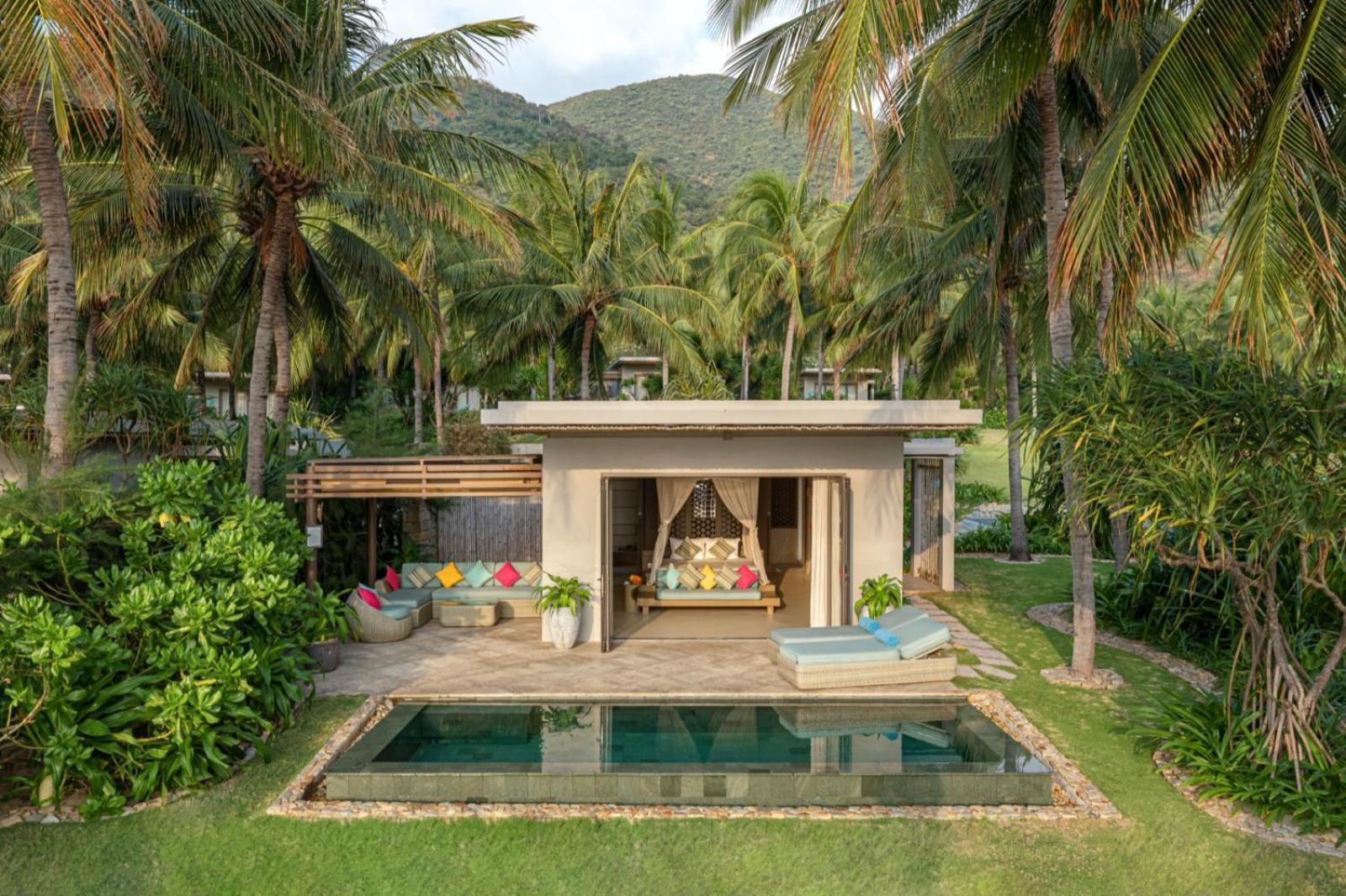 Beachfront Villa Private Pool