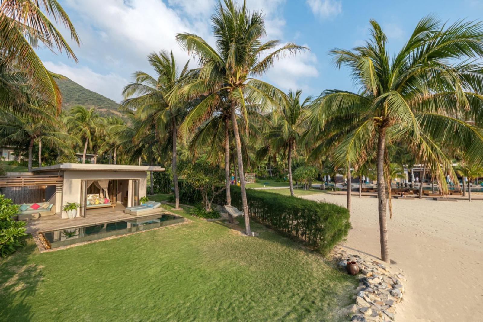 Beachfront Villa Private Pool