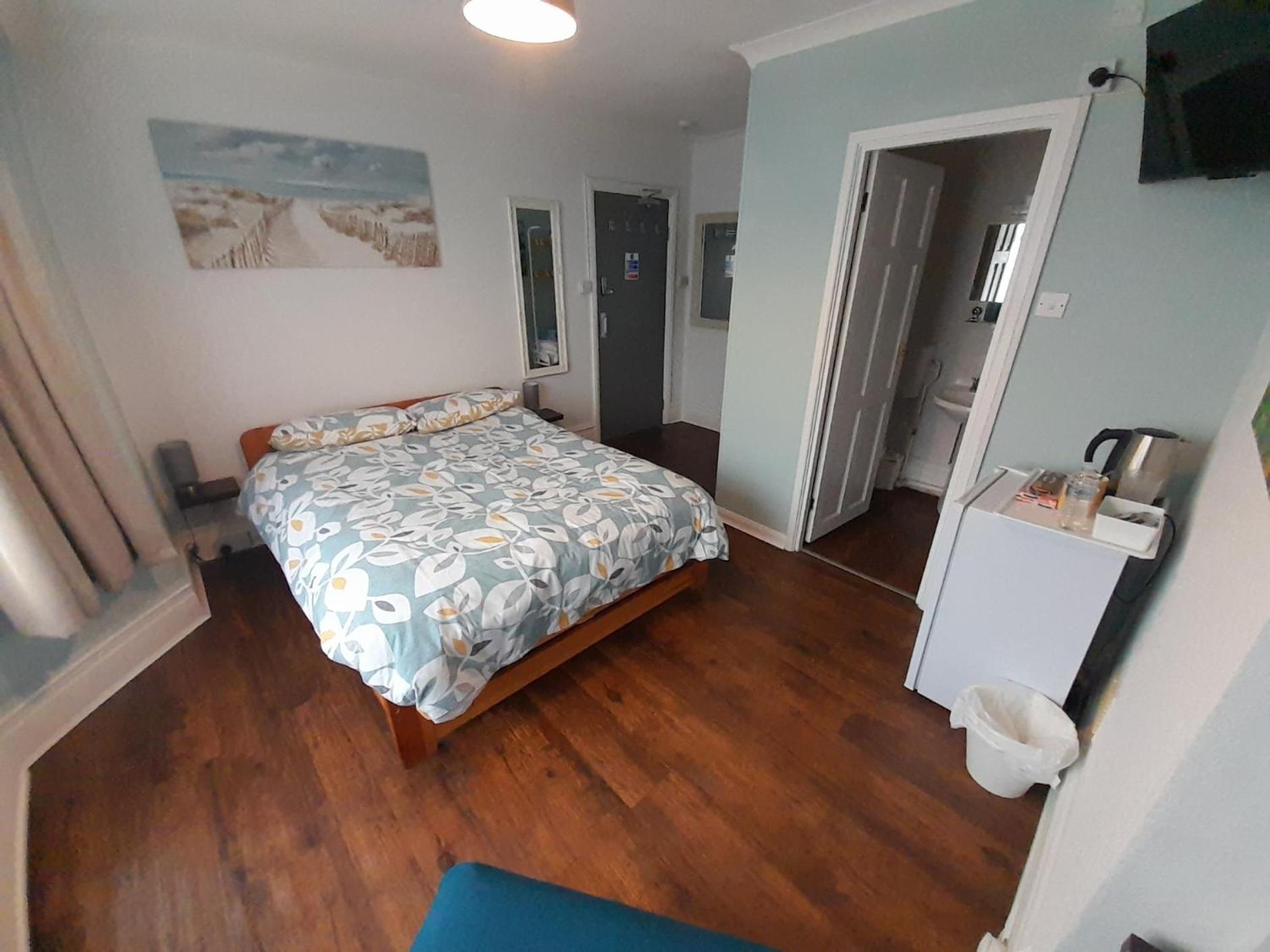 Basic Triple Room