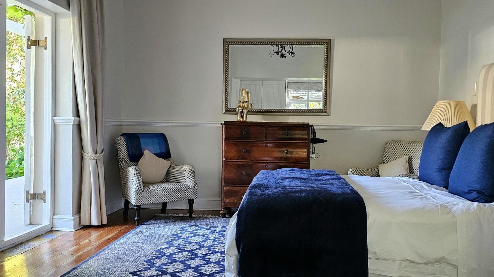 Queen Room Garden View