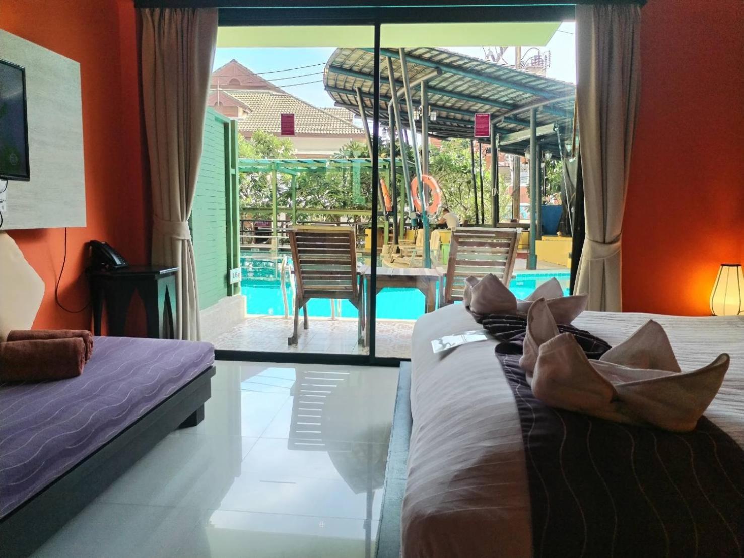 Deluxe Double Room Pool Access