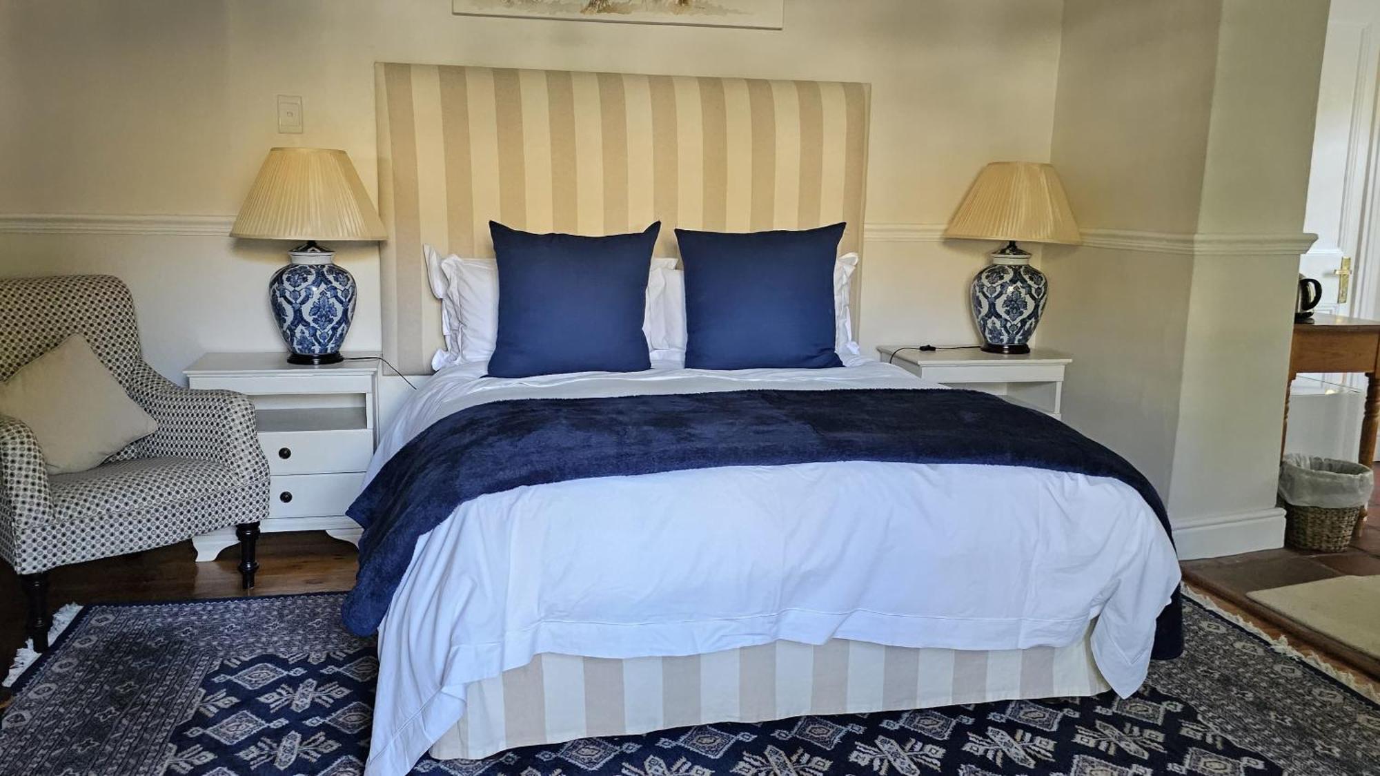 Queen Room Garden View