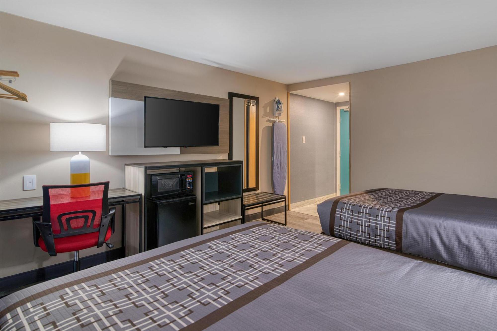 Double Room Two Double Beds Non-Smoking