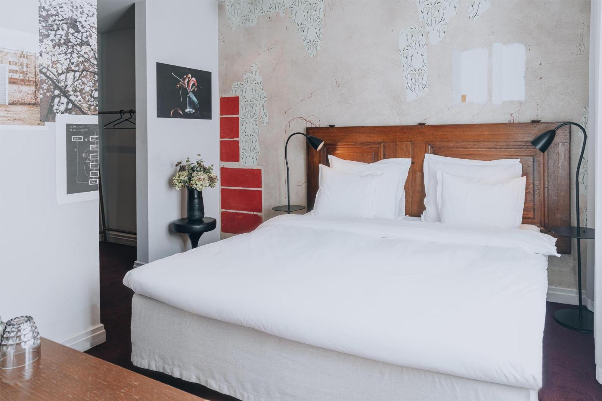 Habitación con cama grande