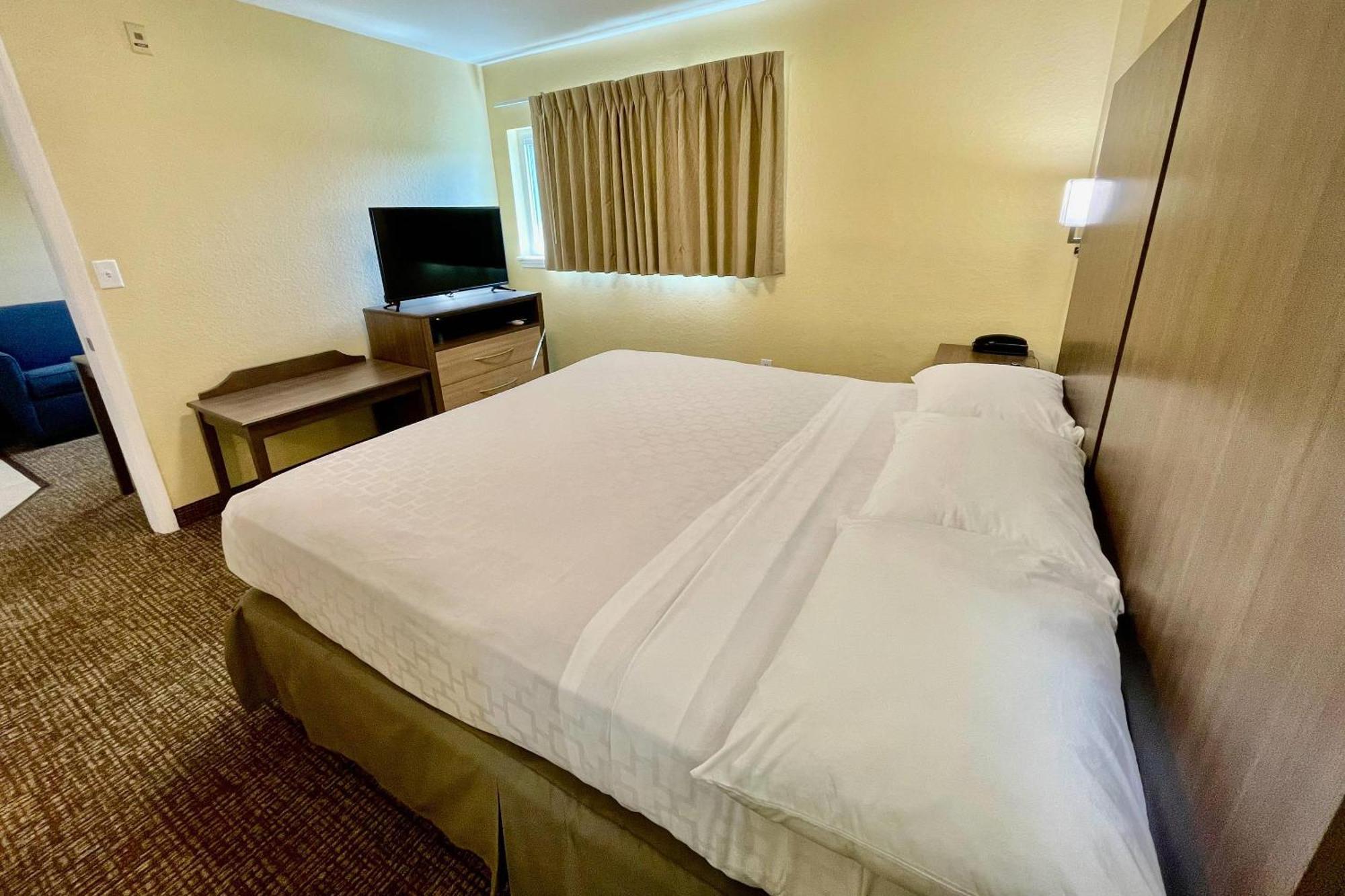 Efficiency King Suite Accessible or Non-Smoking