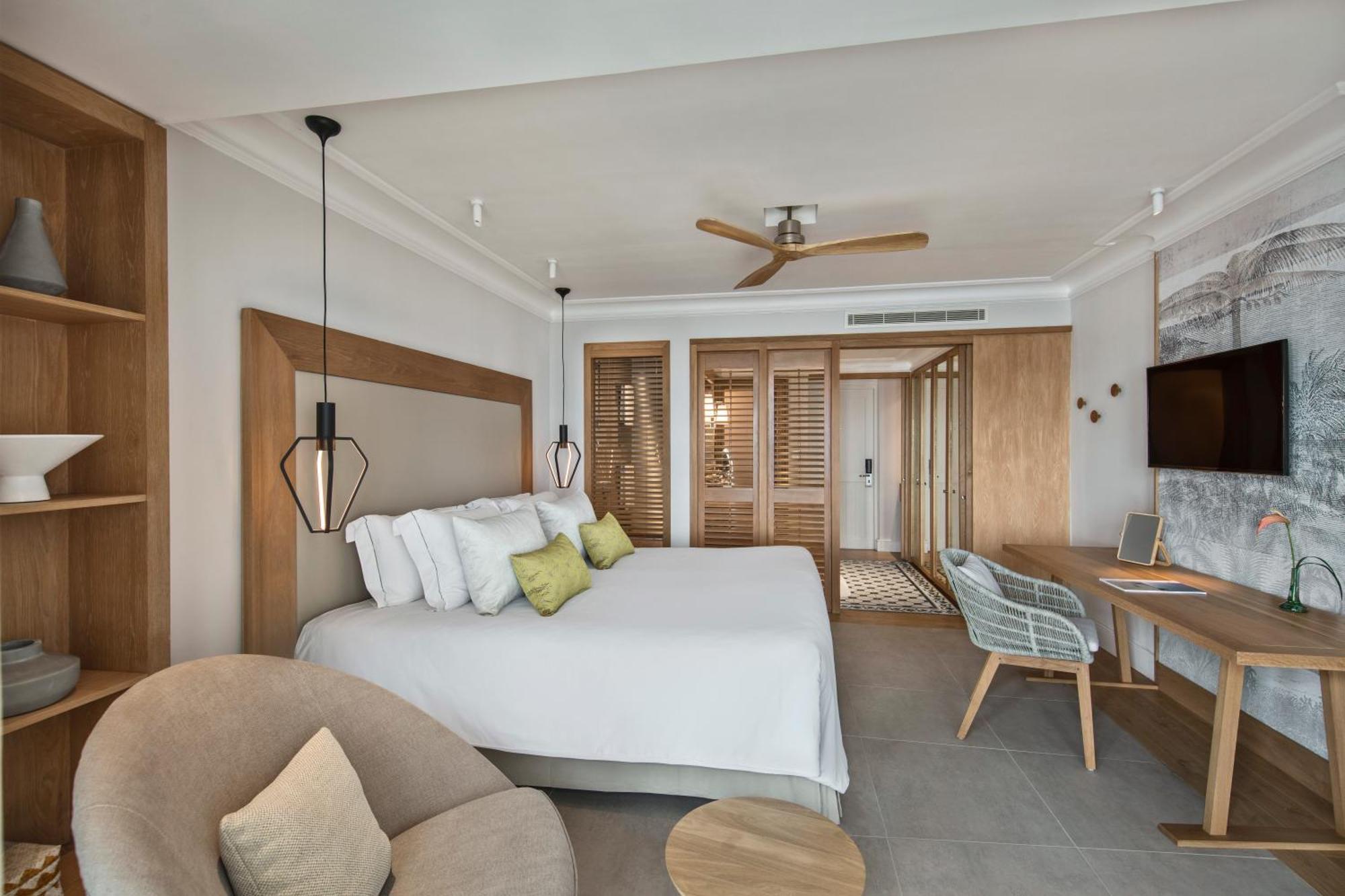 Deluxe Beach Front Room