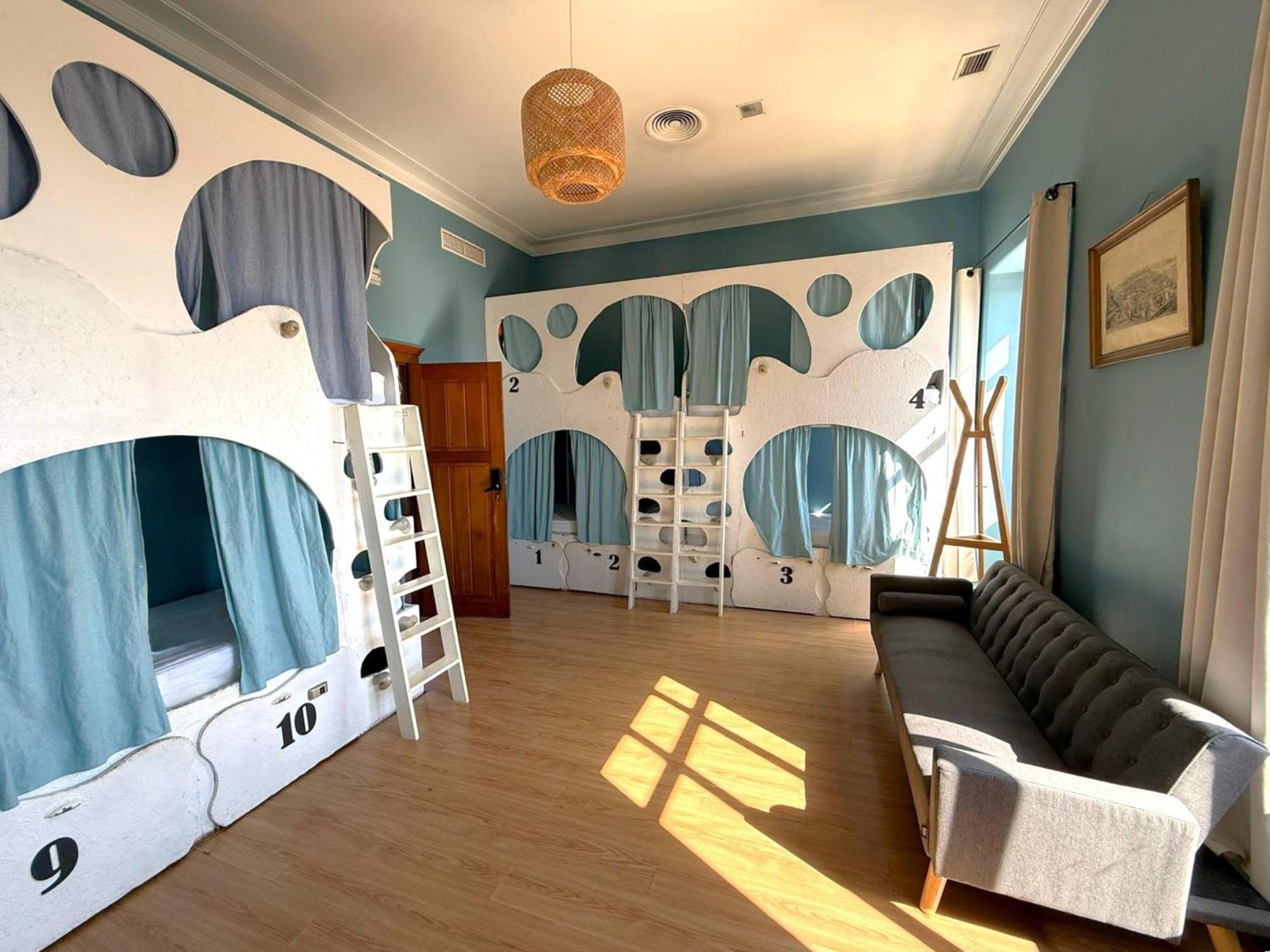 Bunk Bed 10-Bed Mixed Dormitory Room