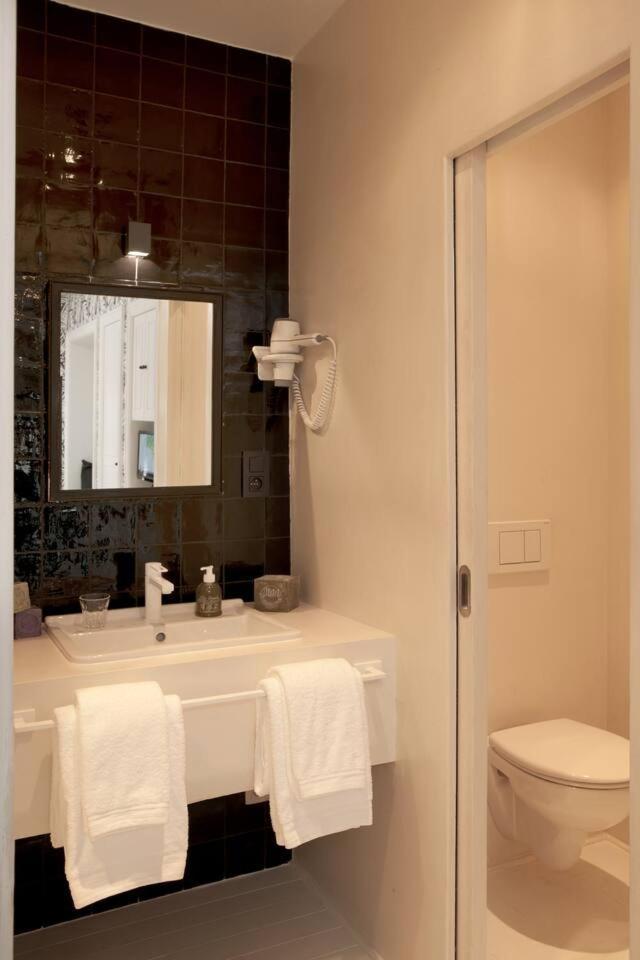 Double Room Private Bathroom,1756476560:JPEG
