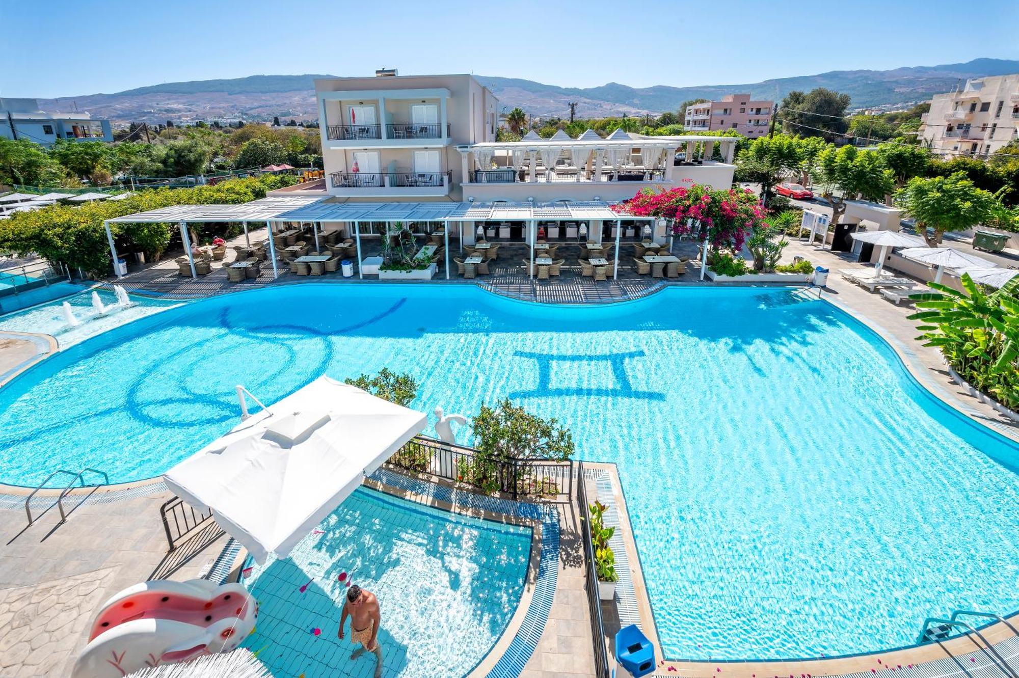 Apartment Pool View
