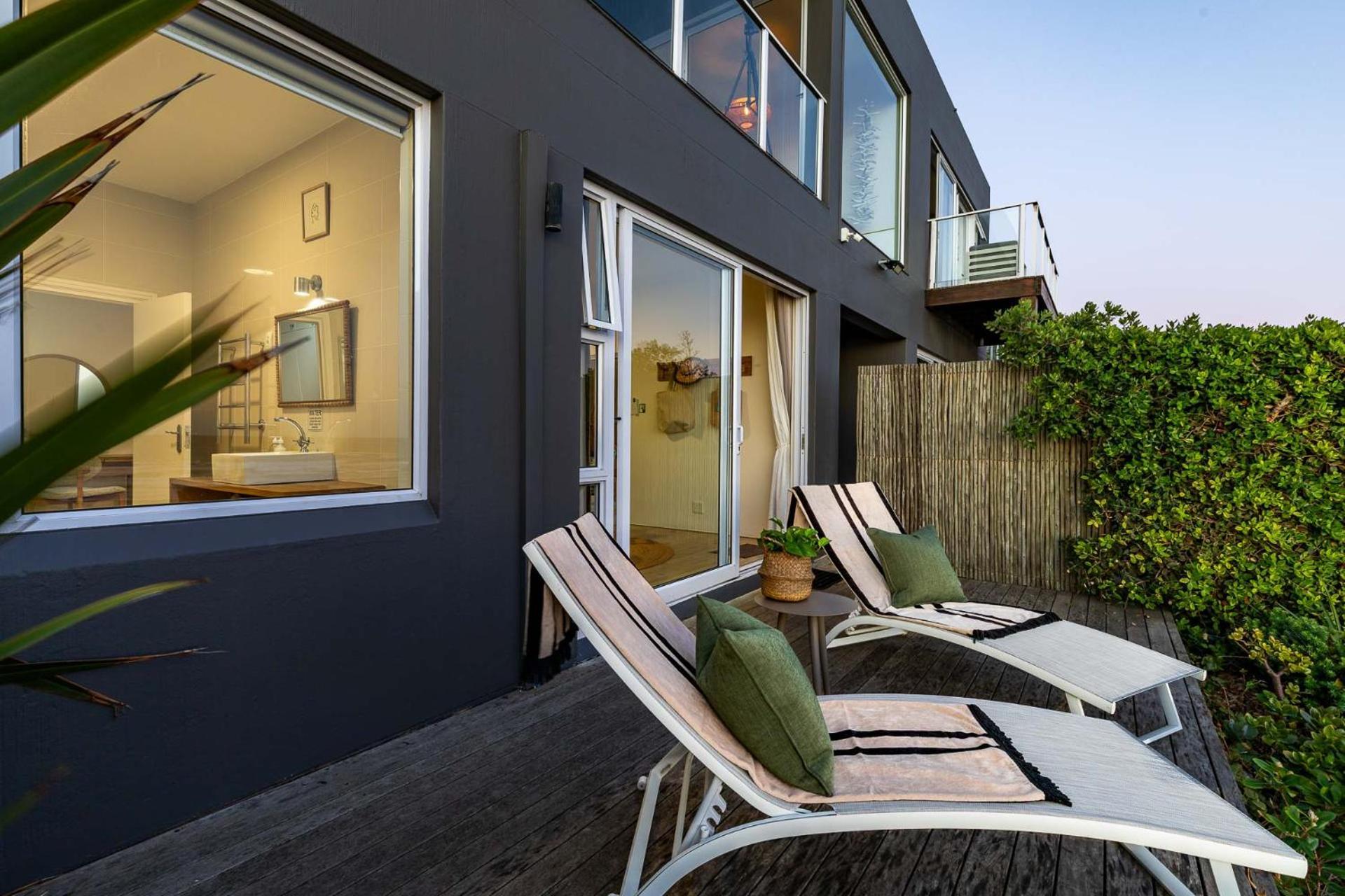 Double Room Shell