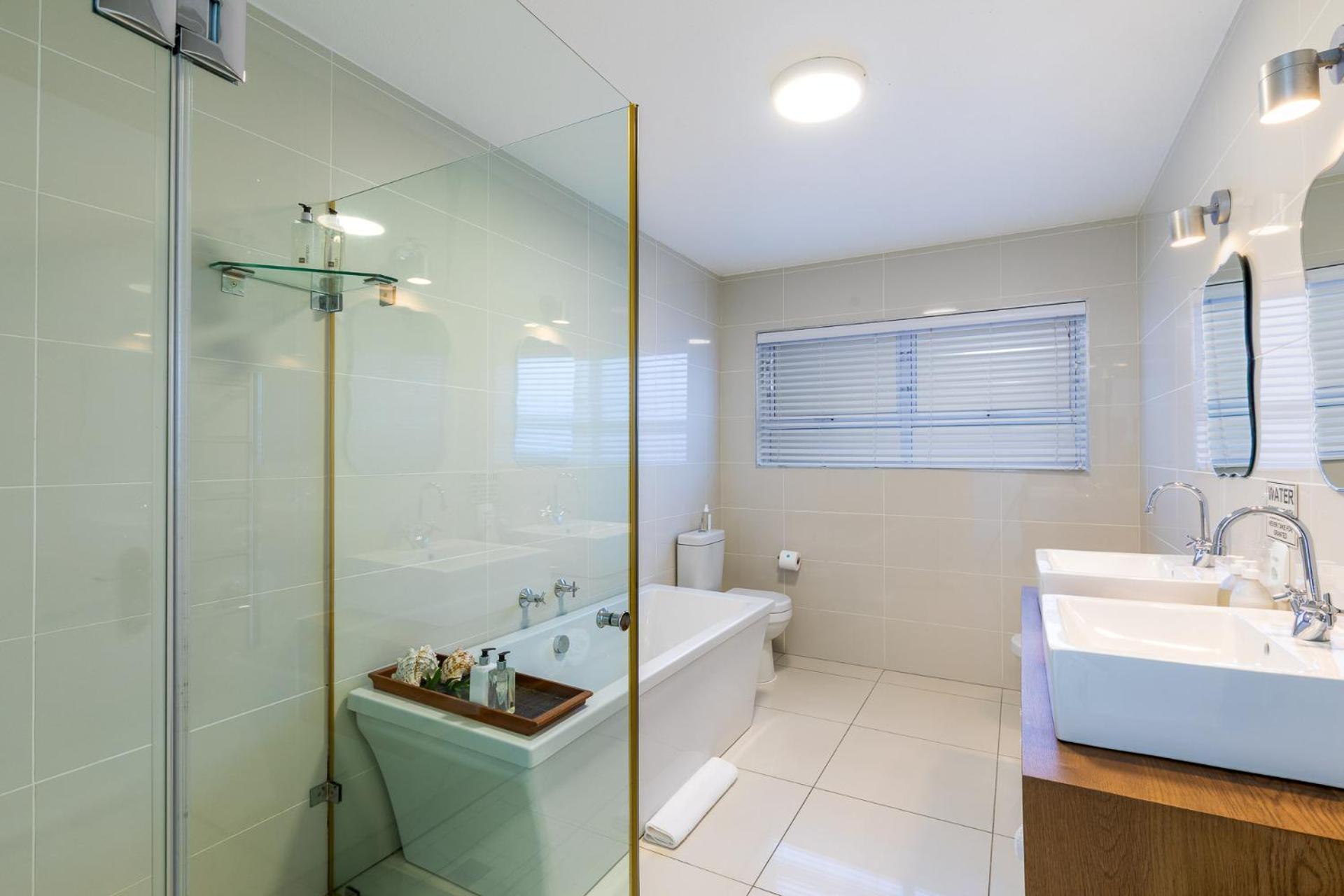 Double Room White