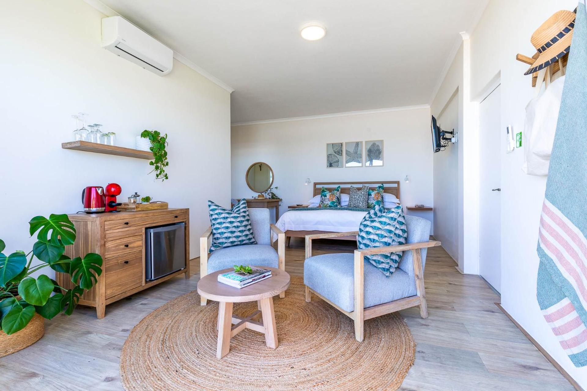 Double Room Shell