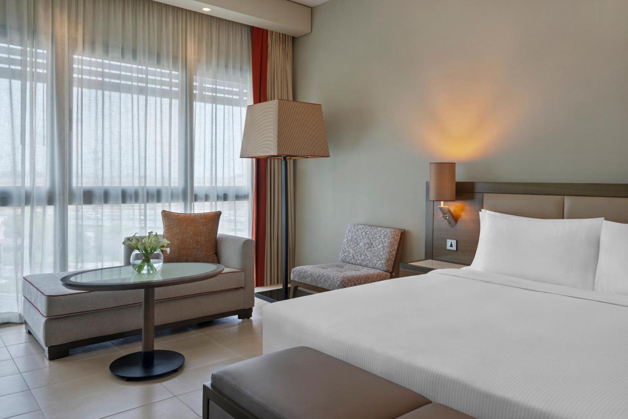 Spacious Studio King Bed