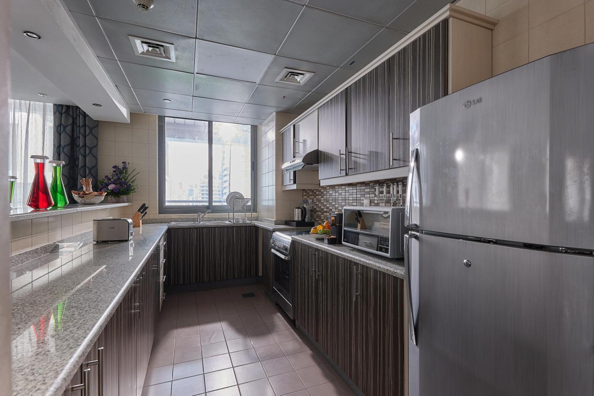 Deluxe Three-Bedroom Apartment