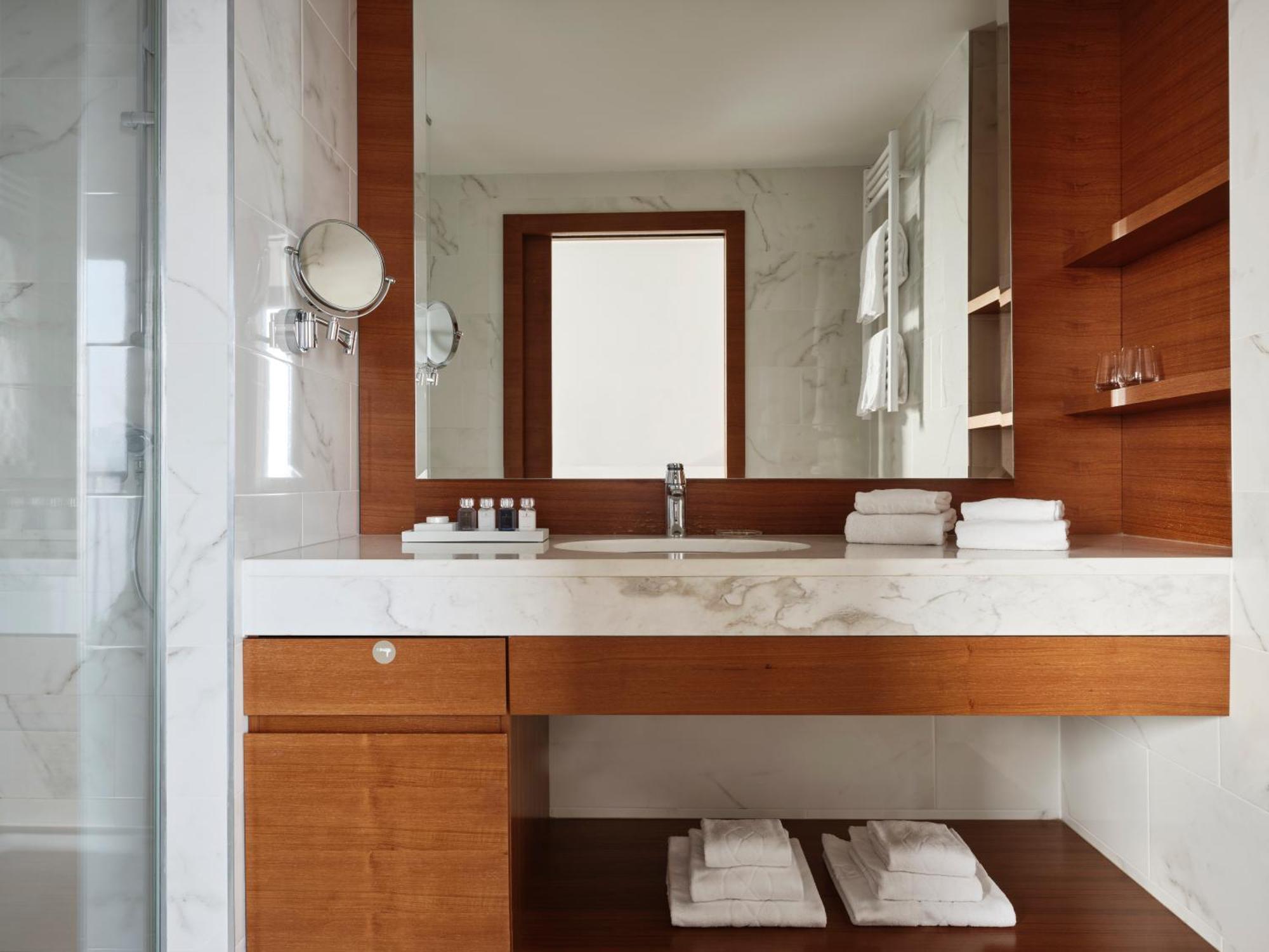 Deluxe Double or Twin Room Garden View
