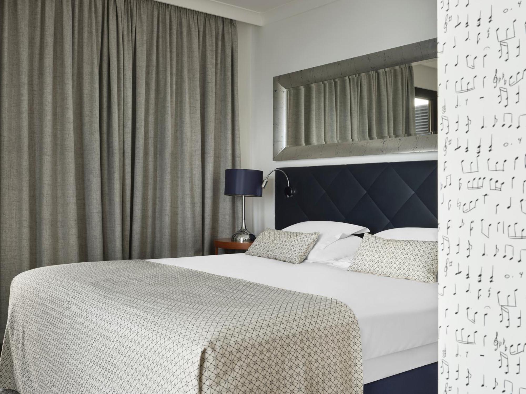 Deluxe Double or Twin Room Garden View