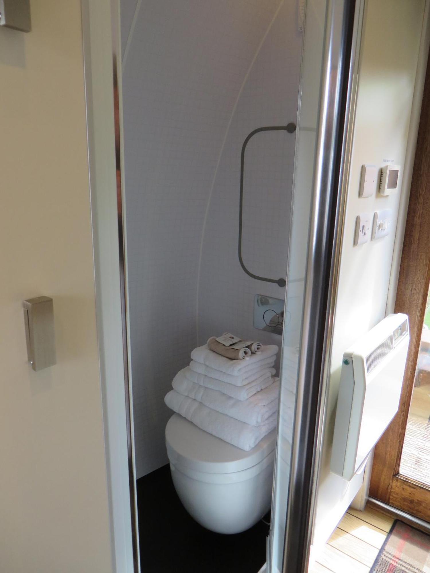 Double Room Private Bathroom