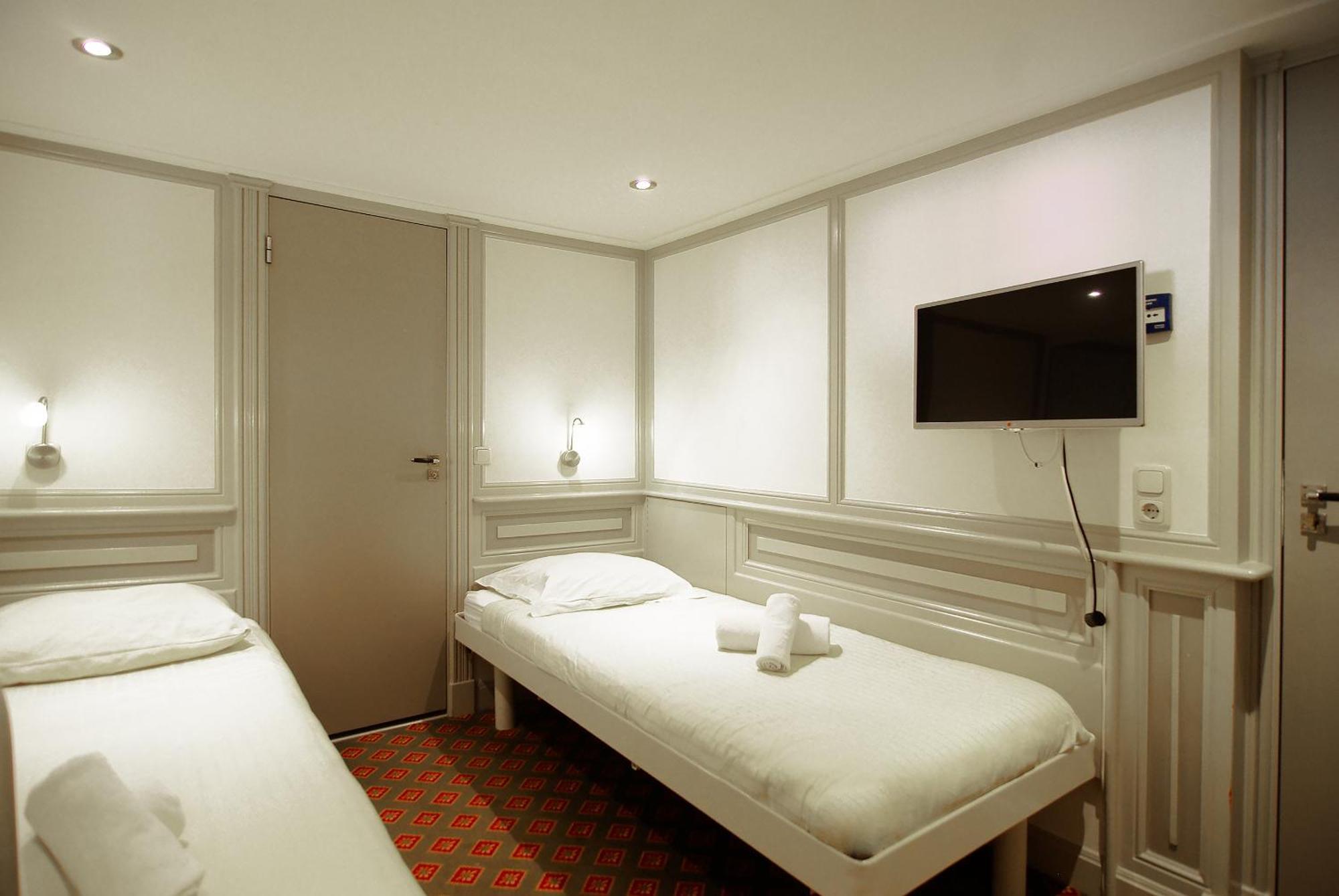 Double Room,1742902842:JPEG