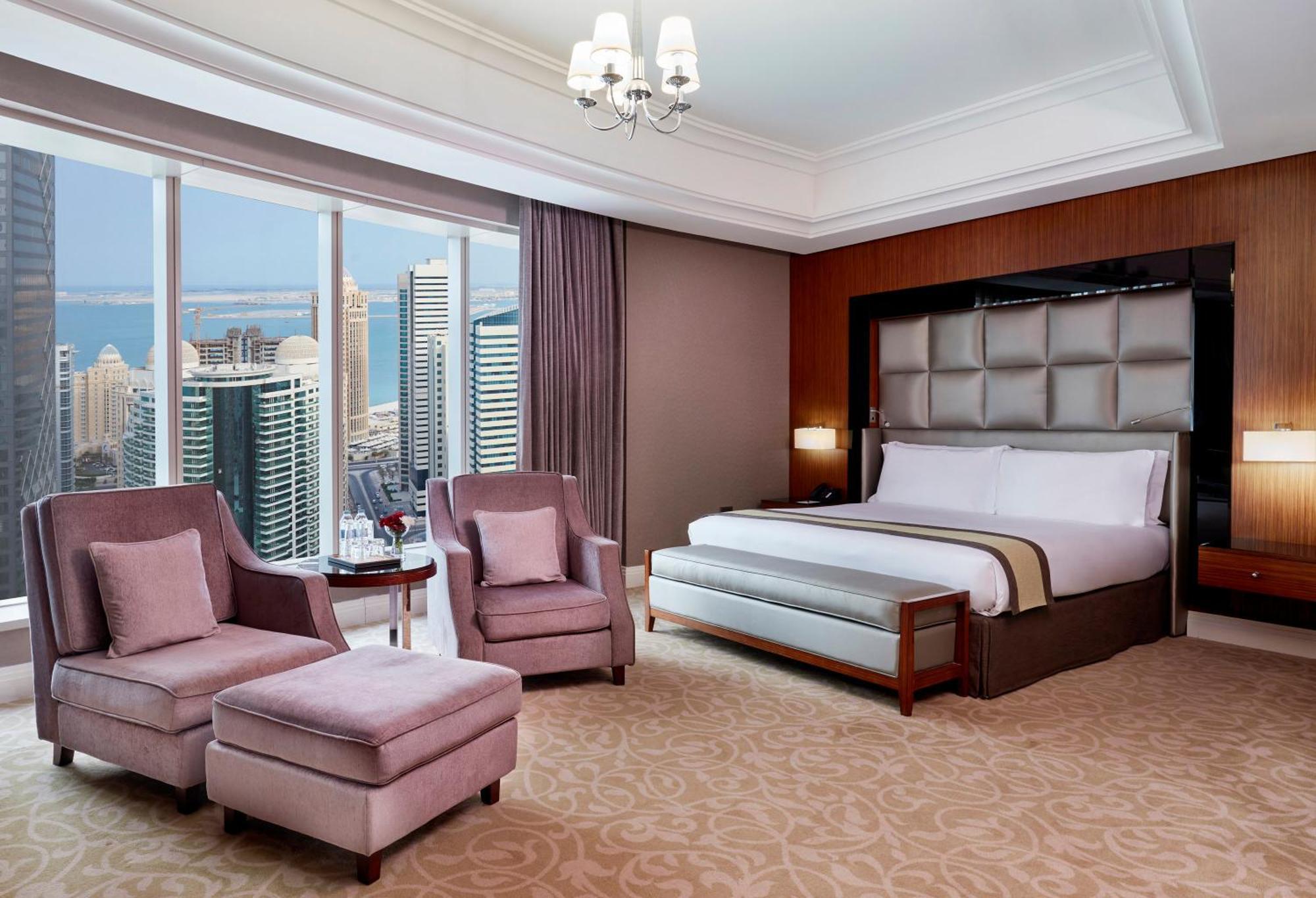 Standard King Room City View