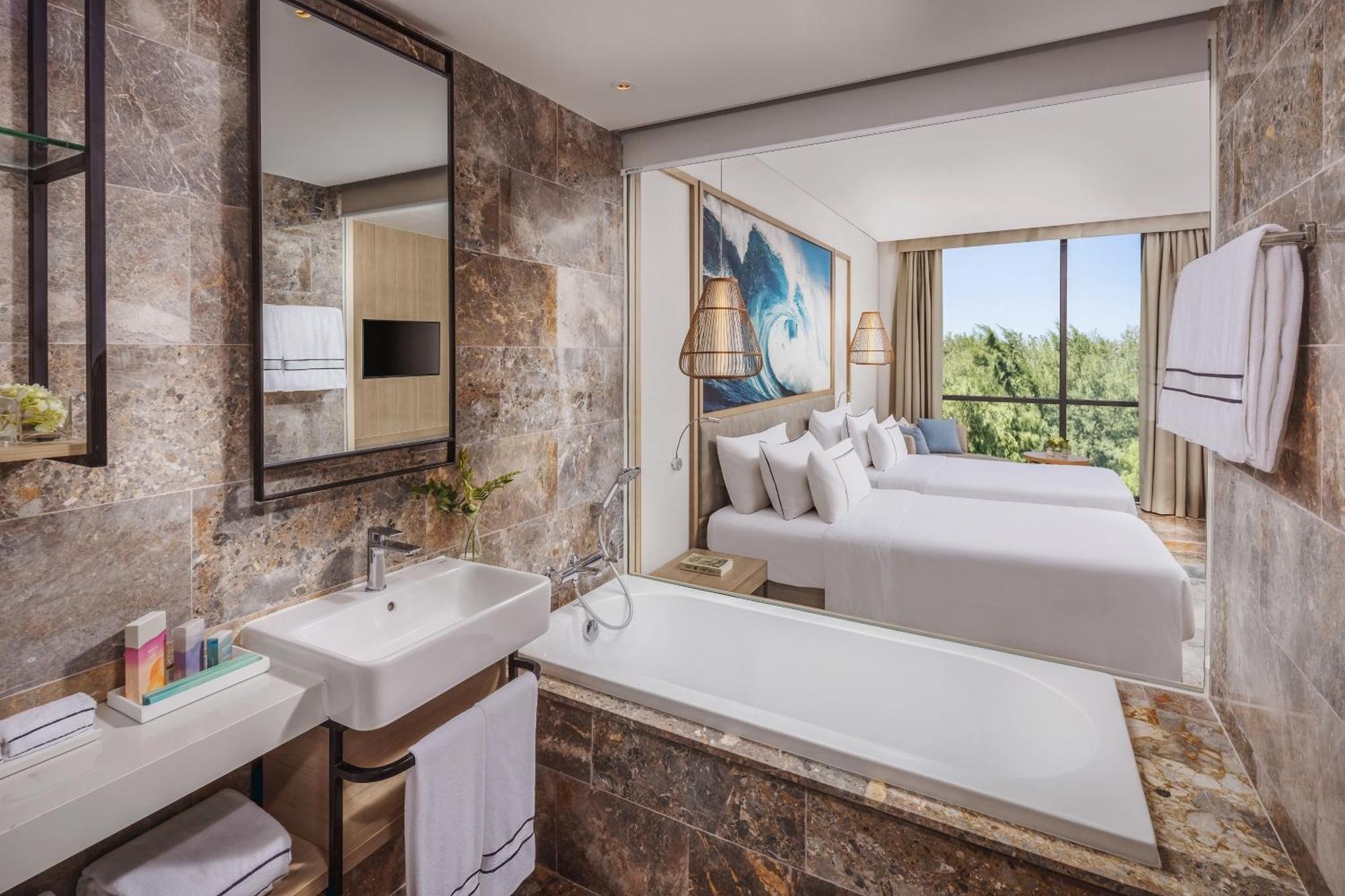 Deluxe Sea View Bathtub Daily Guest Activities