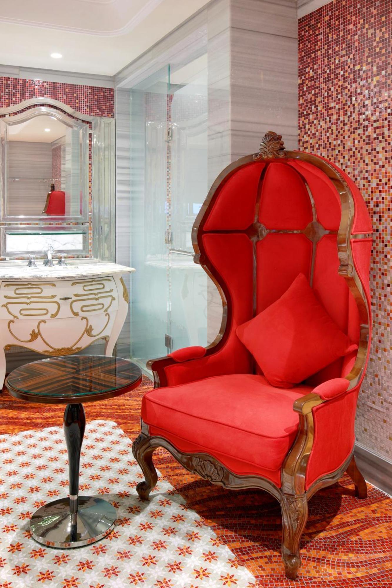 Romance Suite High Floor Executive Lounge Access