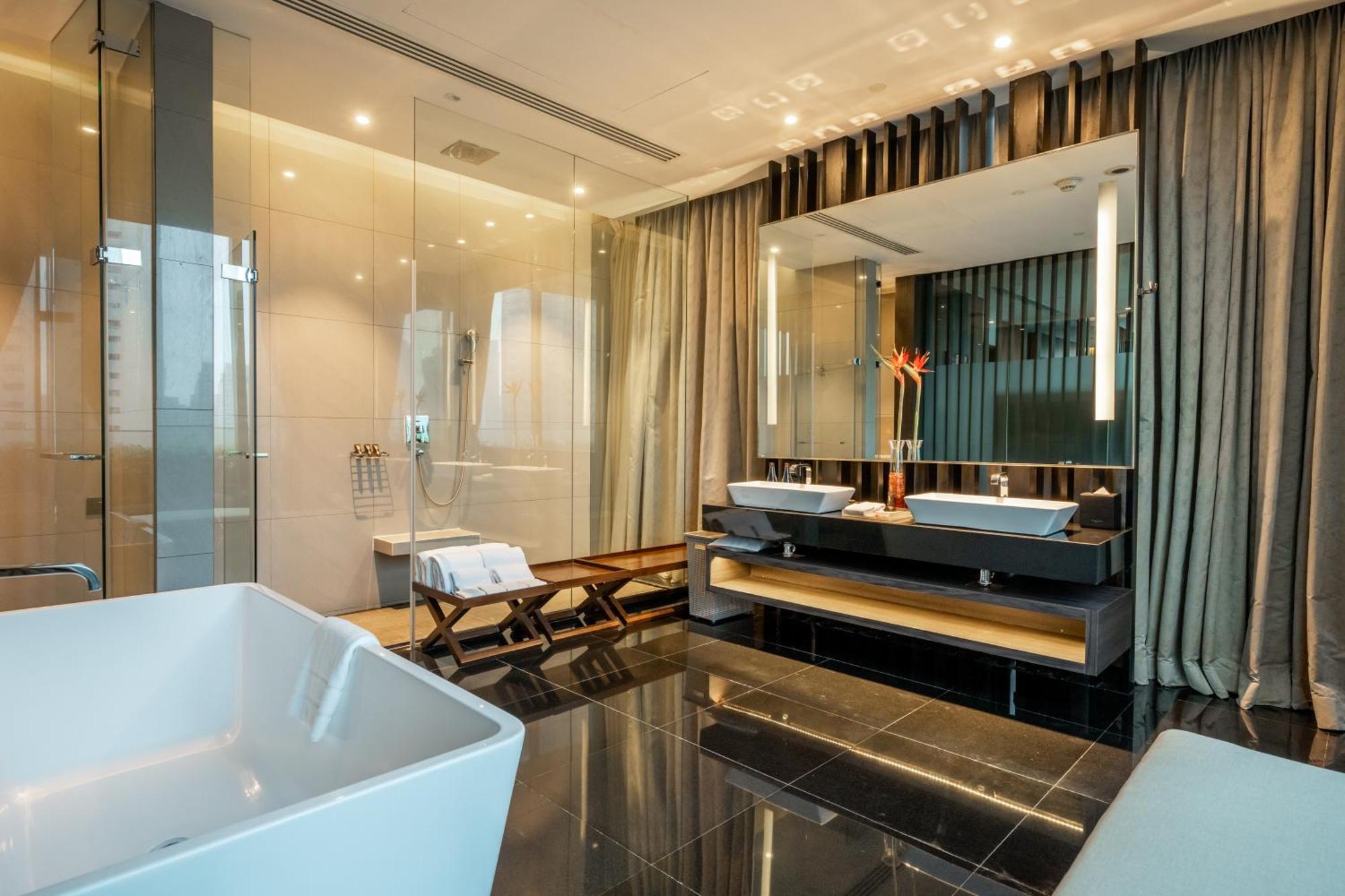 AMARA SUITE Lounge Access Benefits
