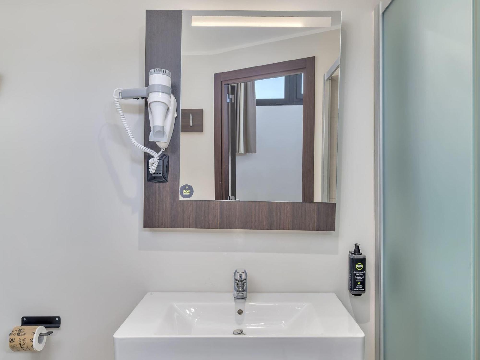 Superior Twin Room,1742932883:JPEG