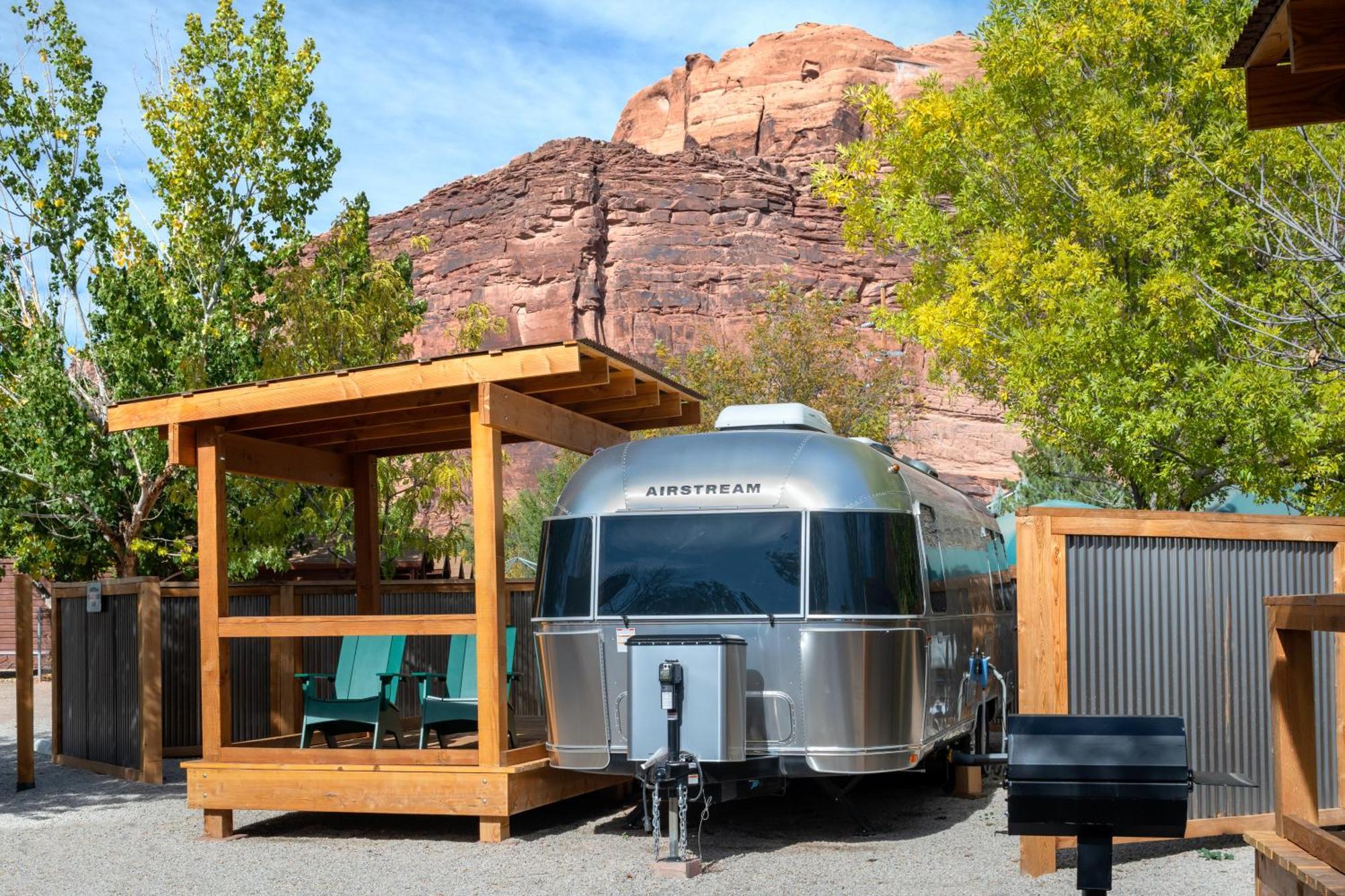 Airstream Rental w/ Short Queen,1742937555:JPEG