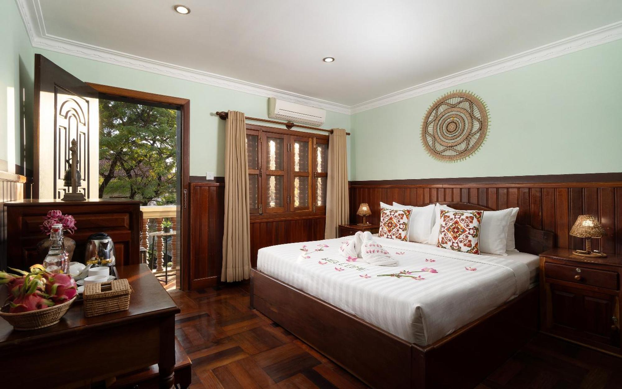 Deluxe Double or Twin with Bathtub Balcony - Free Pickup