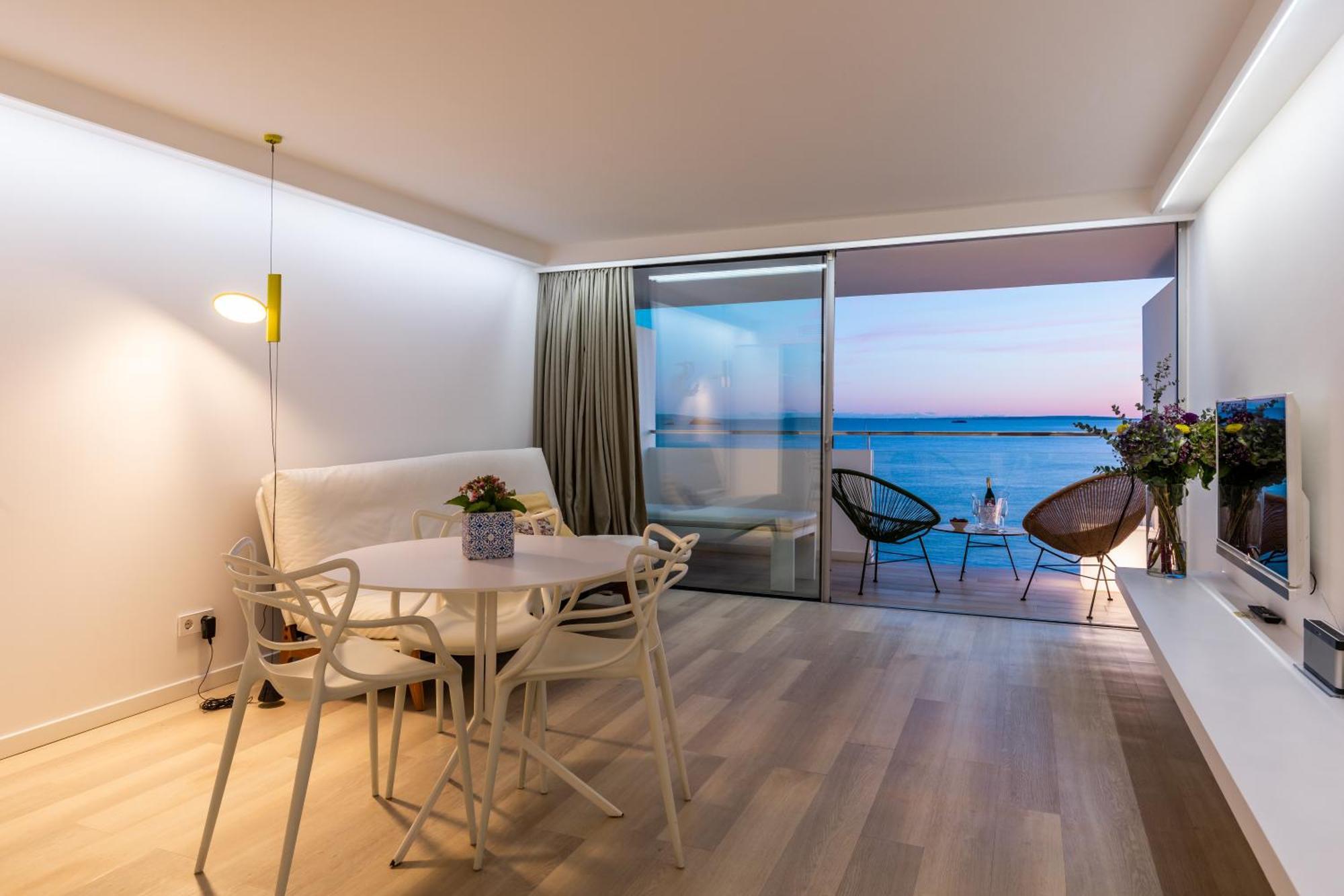 Studio Apartment Sea View Higher Floors