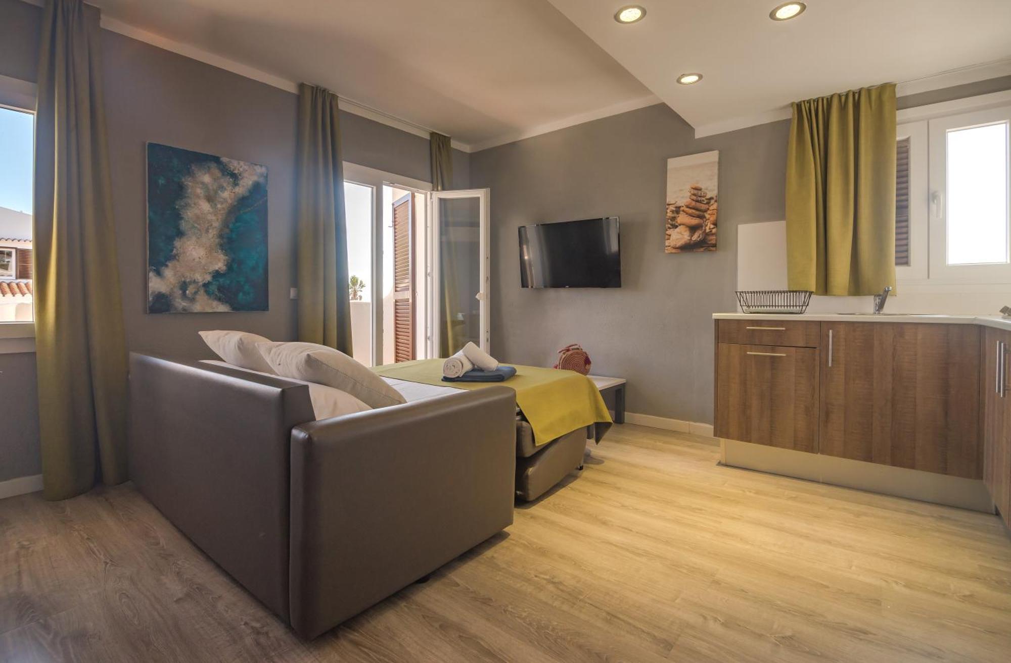 One-Bedroom Apartment