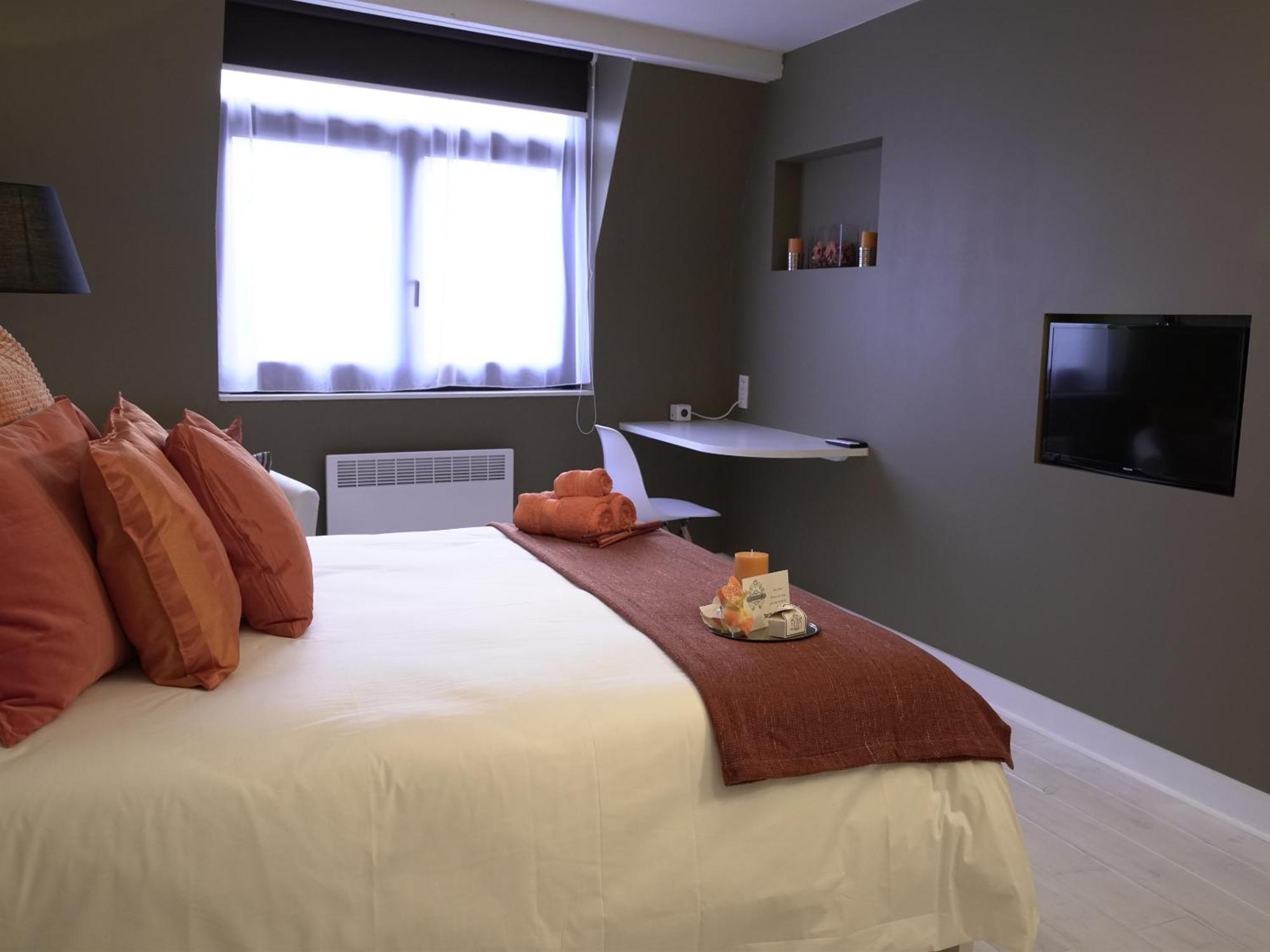 Double Room Private Bathroom