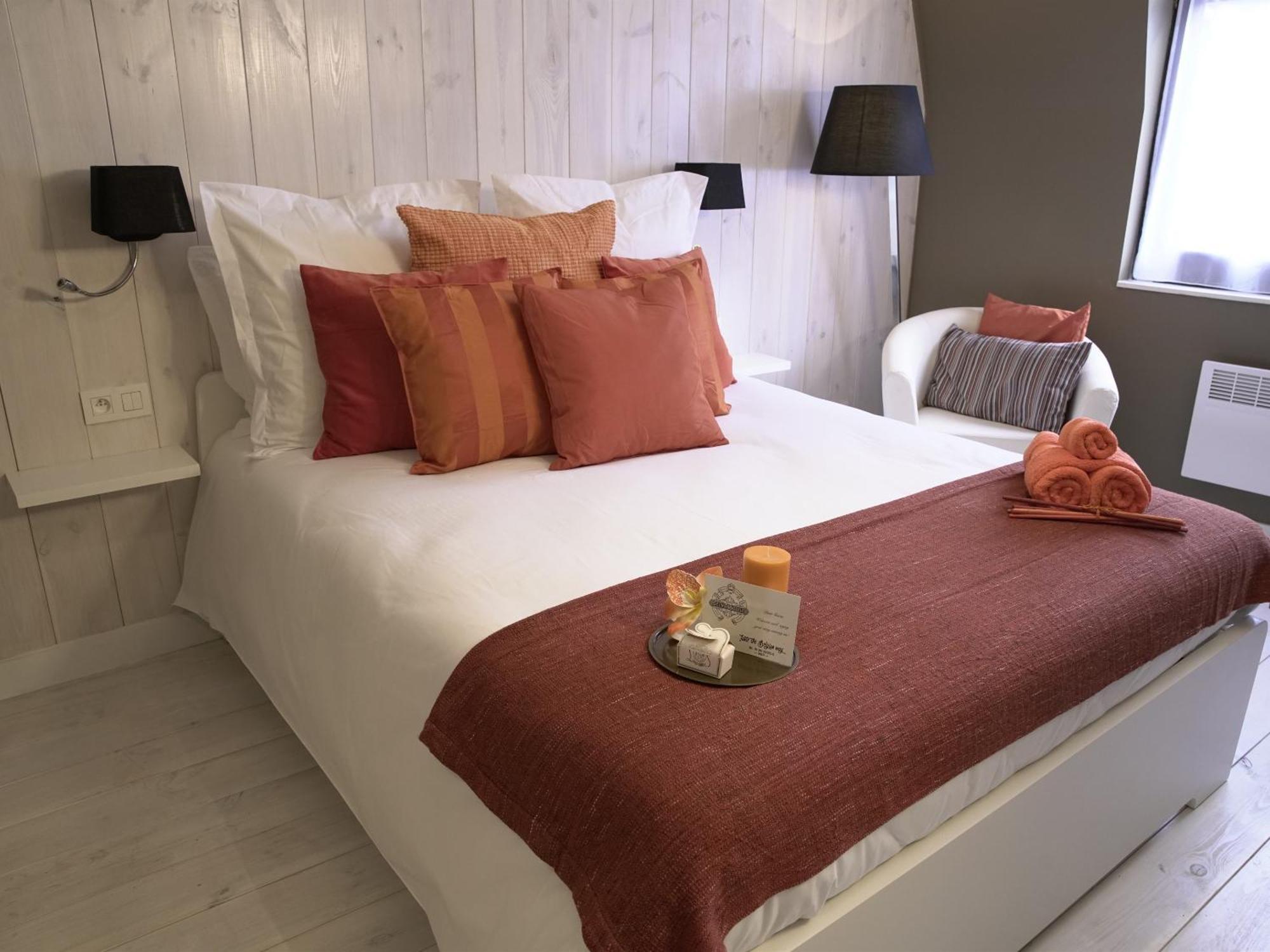 Double Room Private Bathroom