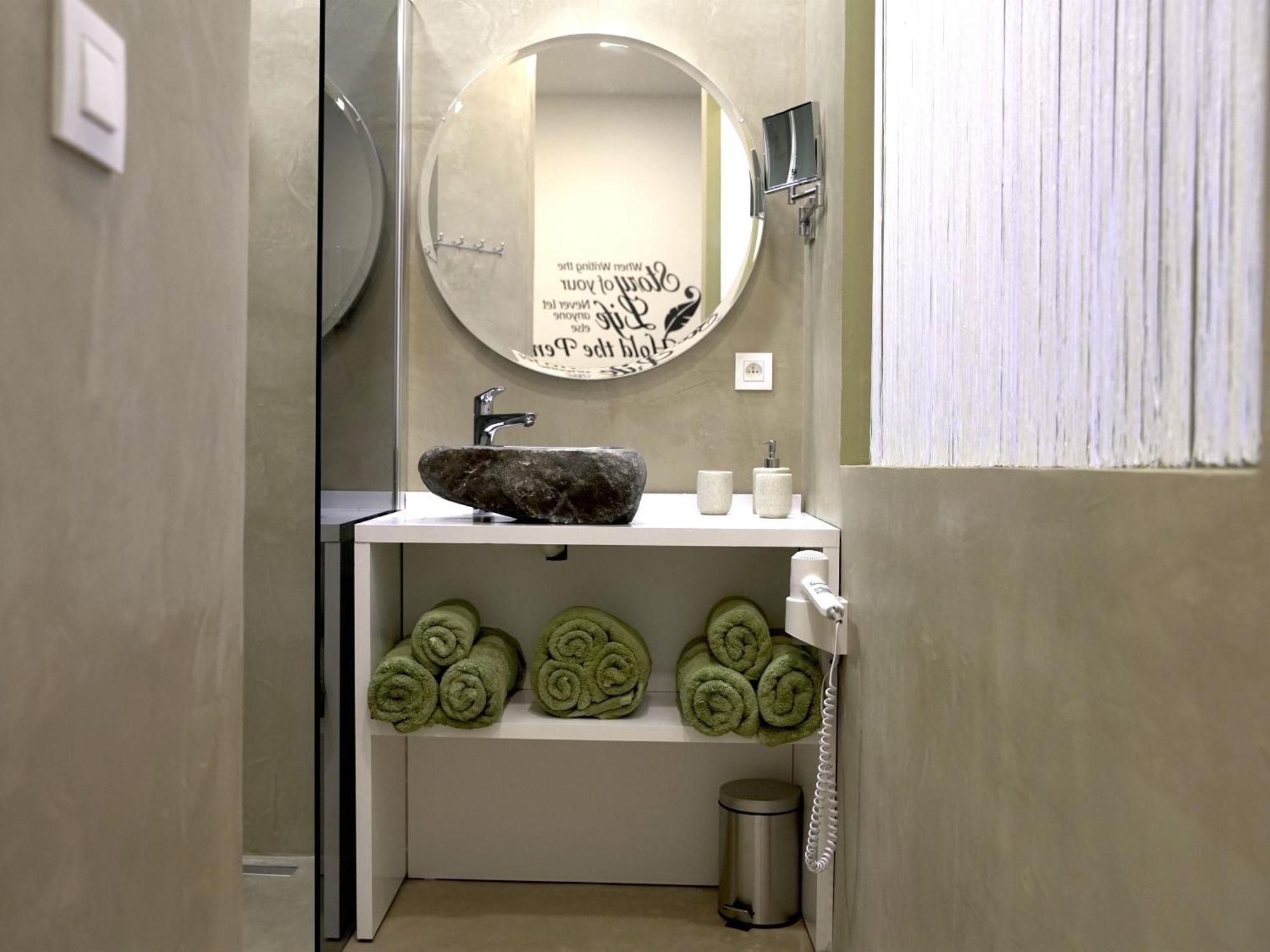 Double Room Private Bathroom