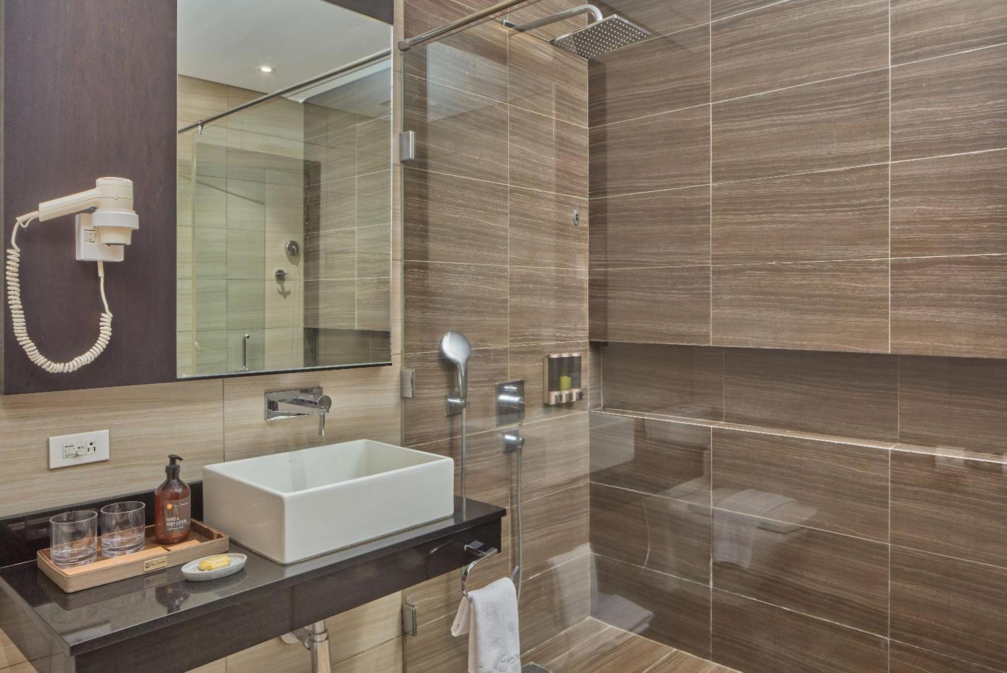 Bayview Queen Room
