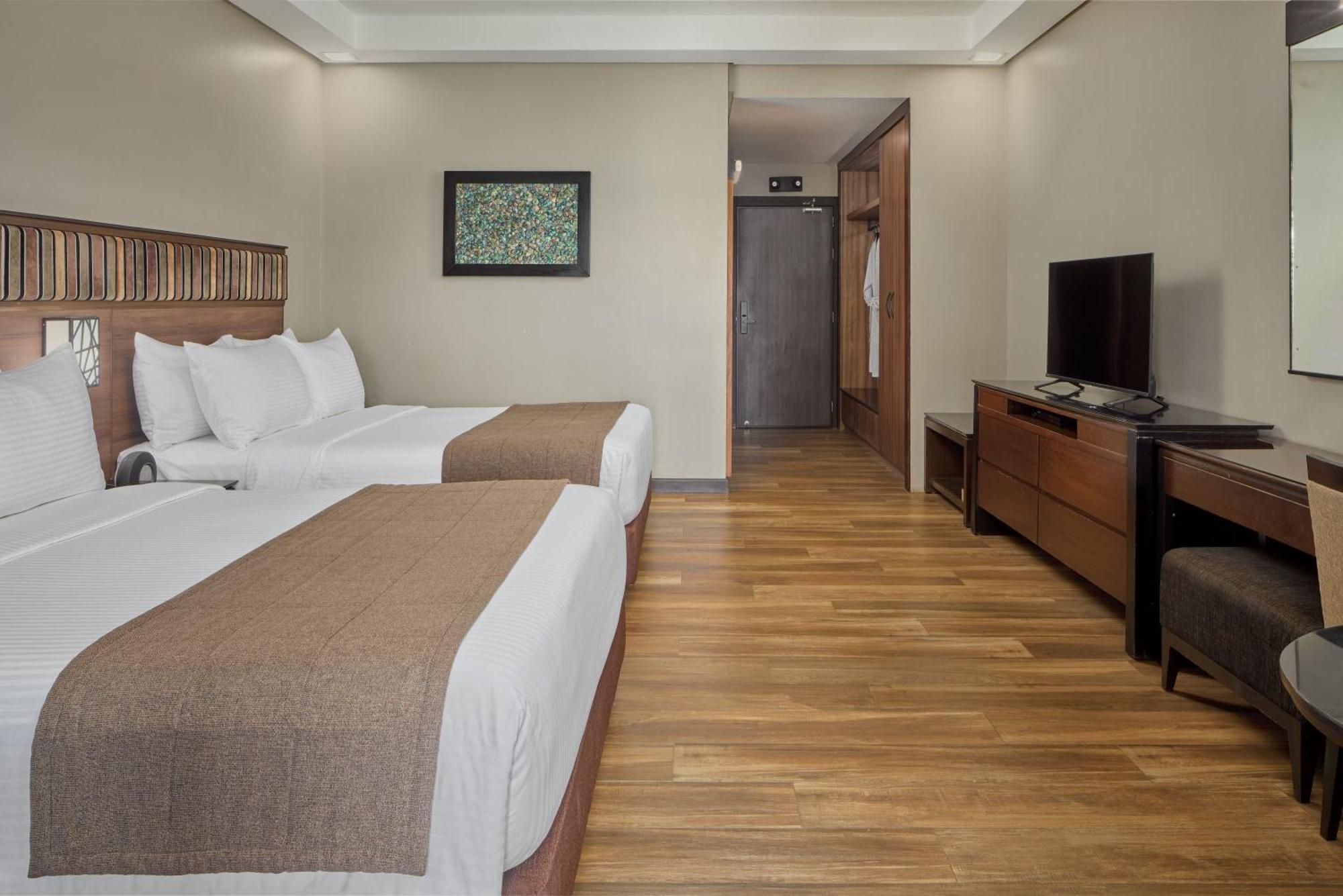 Bayview Queen Room