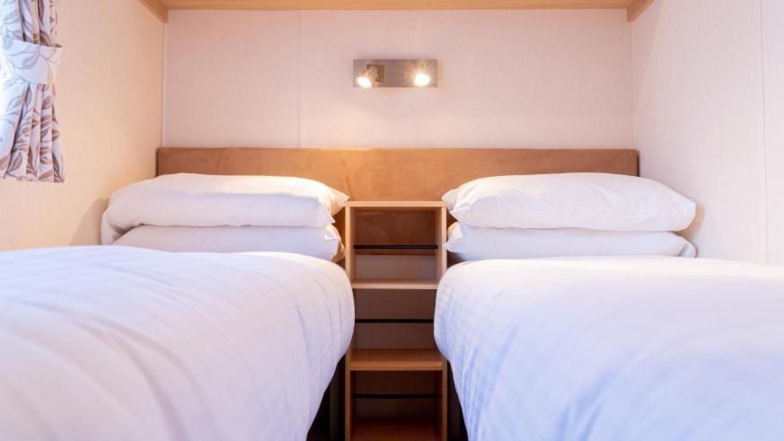 Superior Plus 2 Bedroom Caravan No Dogs Allowed