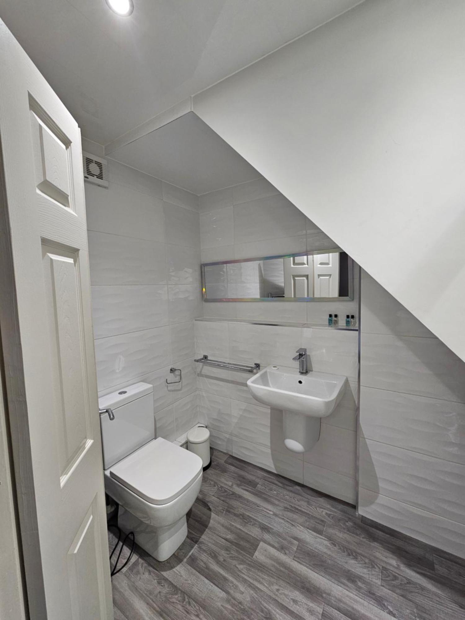 Room 5 First Floor En-suite Twin or Double Room