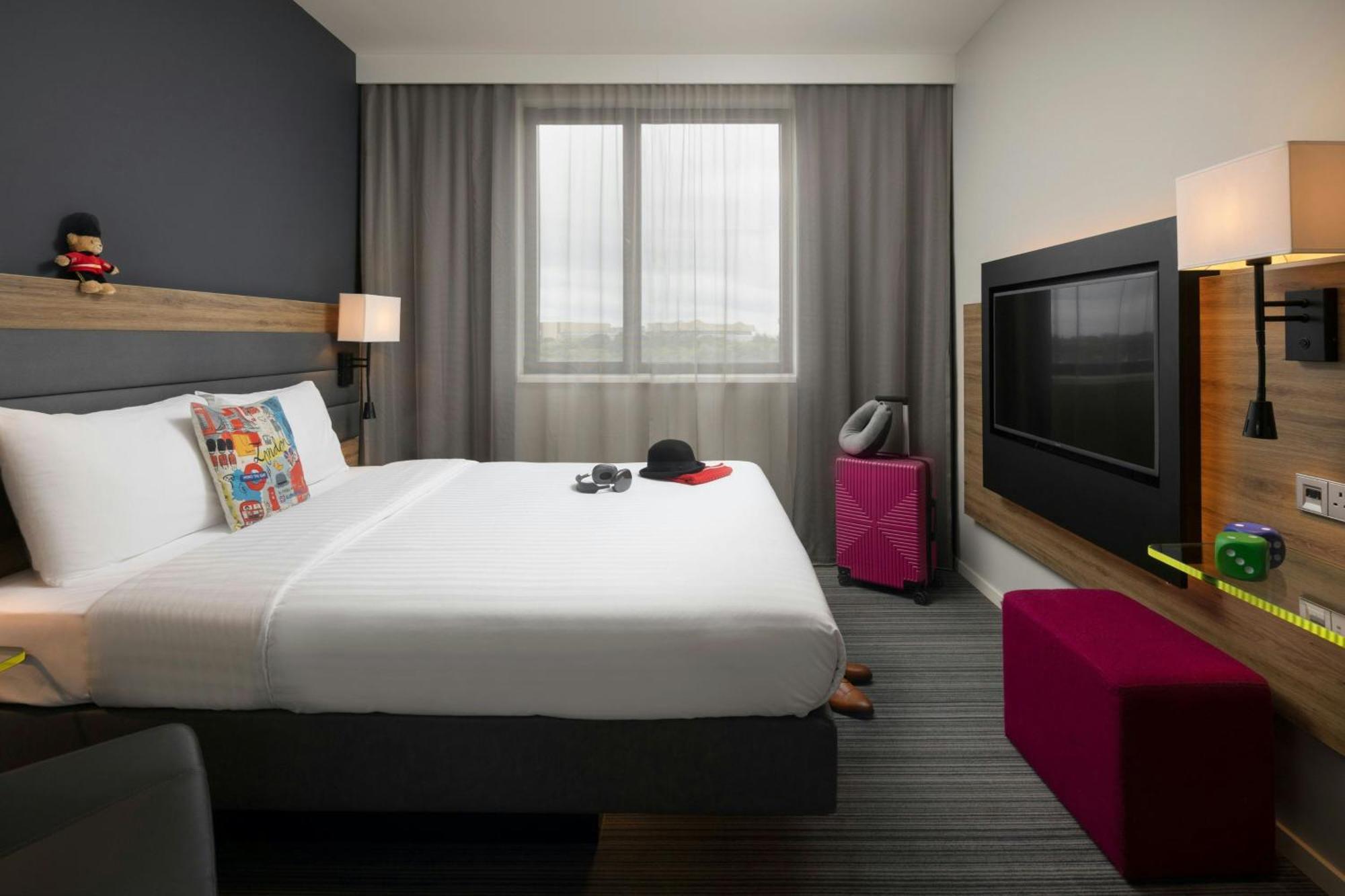 Moxy Queen Room