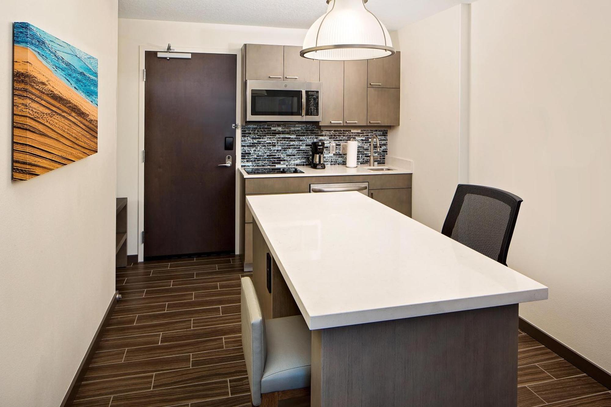 Studio Suite with Two Queen Beds, Sofa Bed and Kitchen,1743142258:JPEG