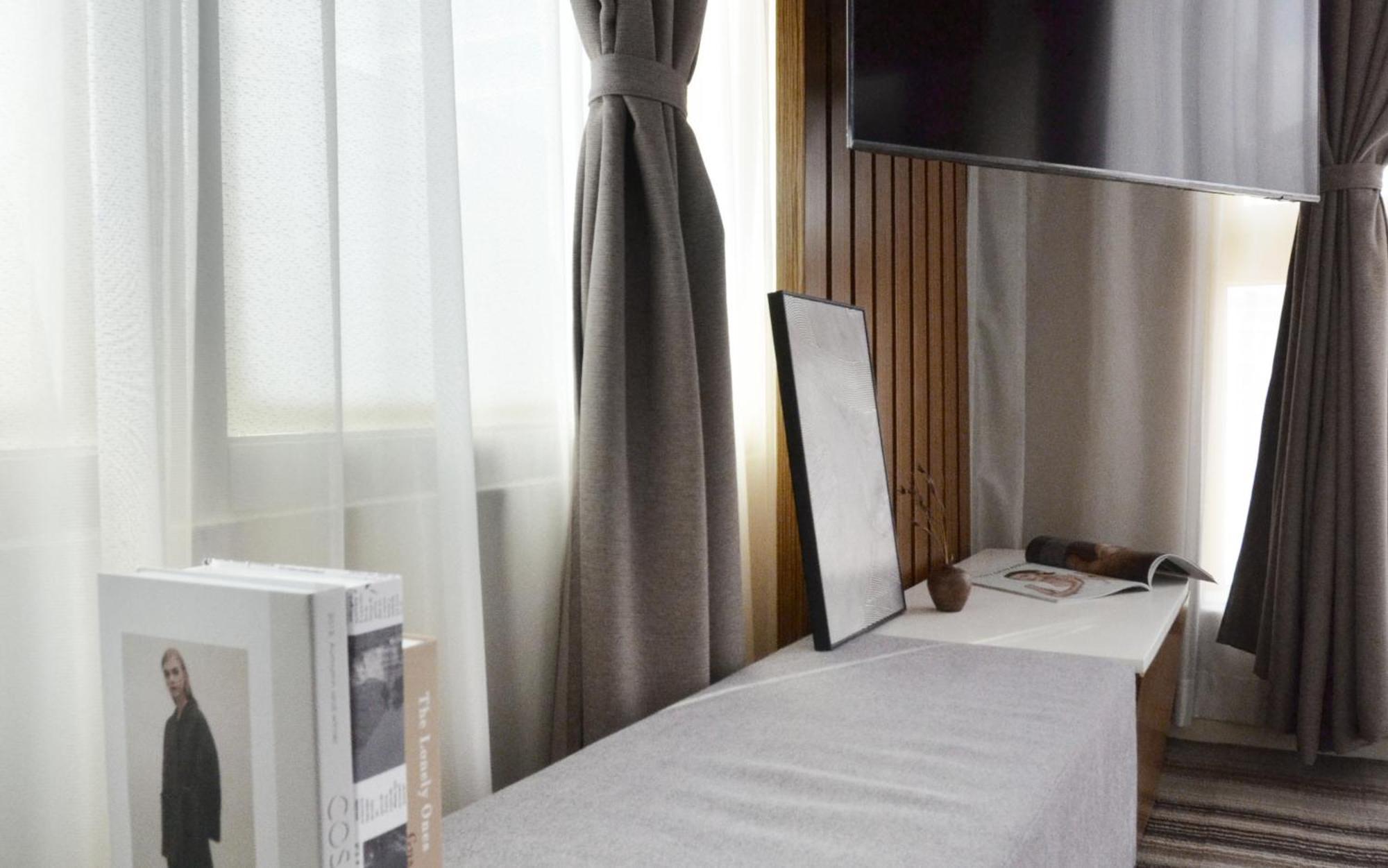 Premier Harbourview Suite