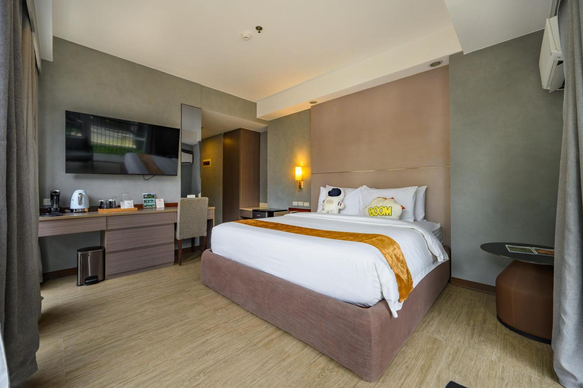 Deluxe King Room