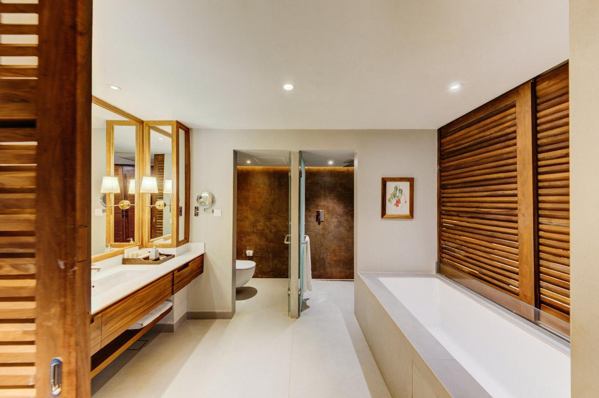 Premium Pool Access King on SPA & on F&B
