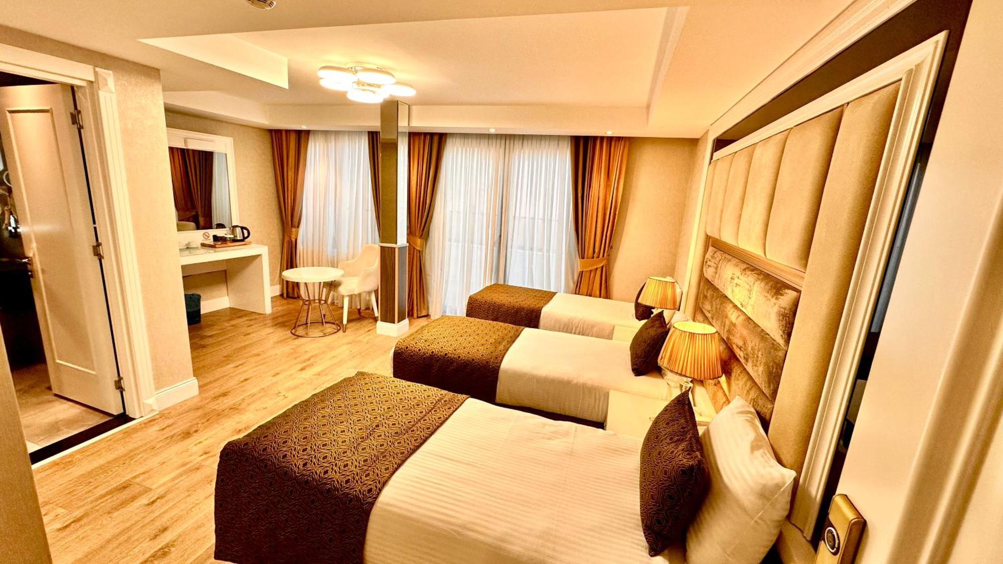 Triple Room Balcony
